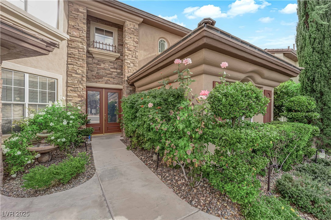 112 South Buteo Woods Lane