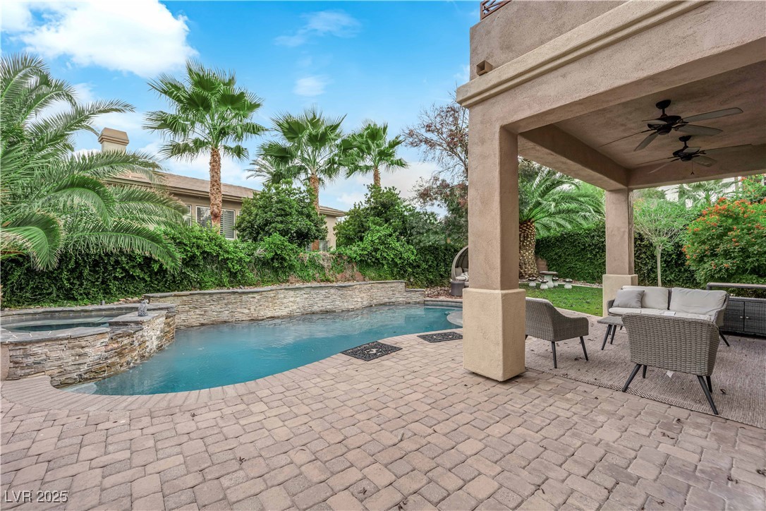 112 South Buteo Woods Lane