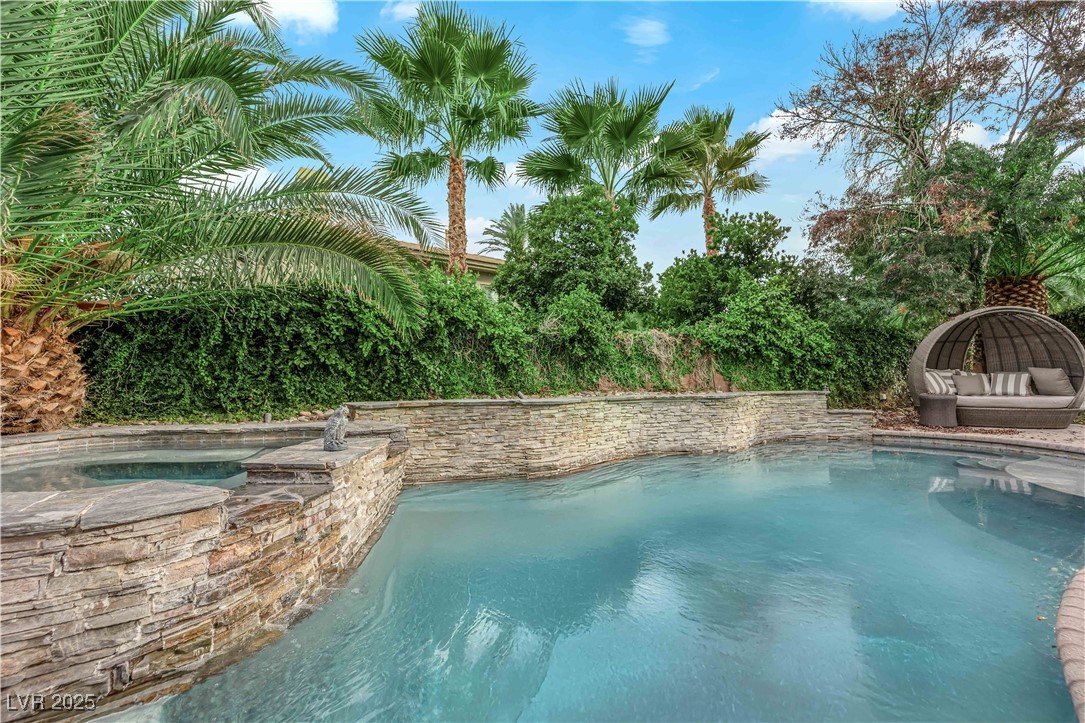 112 South Buteo Woods Lane