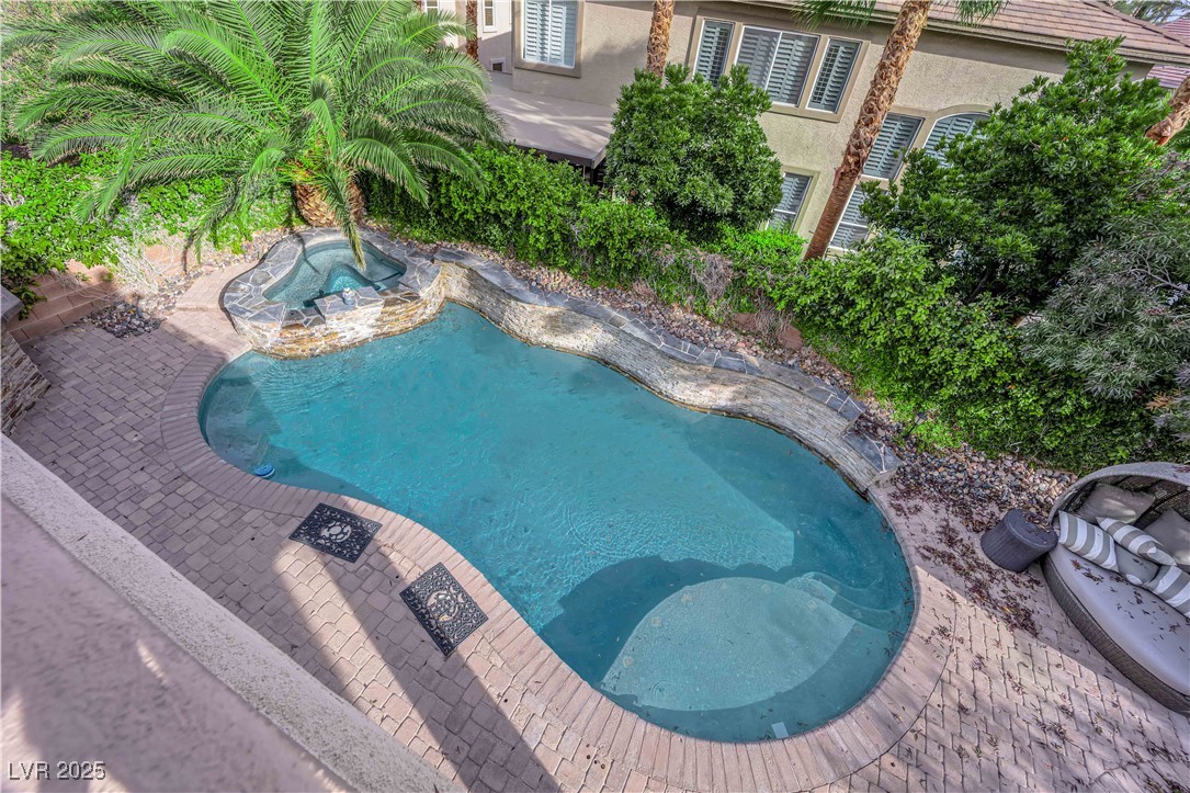 112 South Buteo Woods Lane