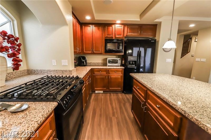 8450 Bismark Sapphire Street