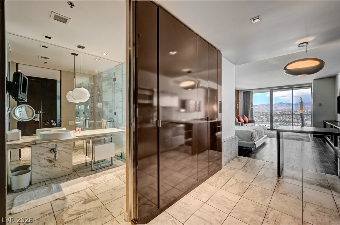 4381 West Flamingo Road 2807