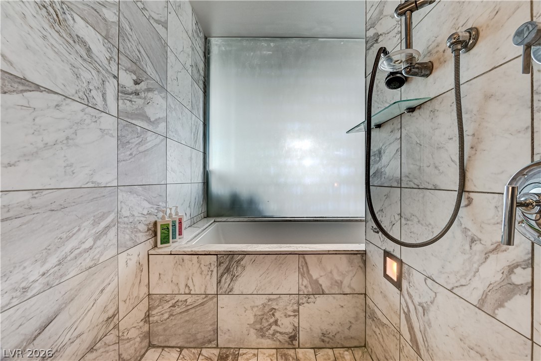 4381 West Flamingo Road 2807