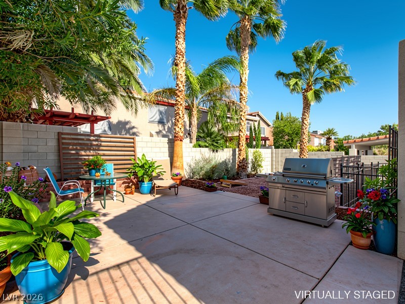8752 Autumn Wreath Avenue