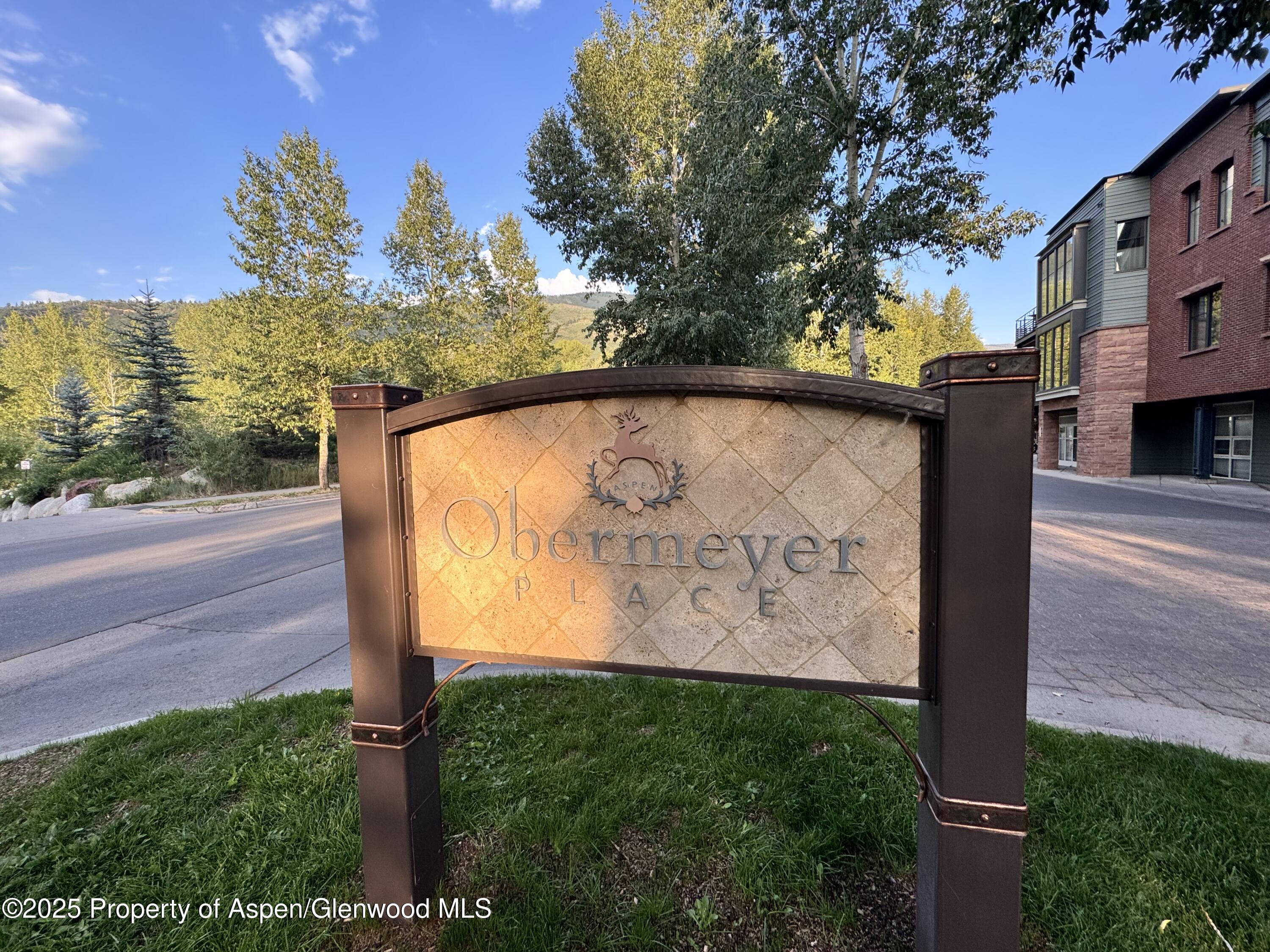 601 Rio Grande Place, 017A & 017B