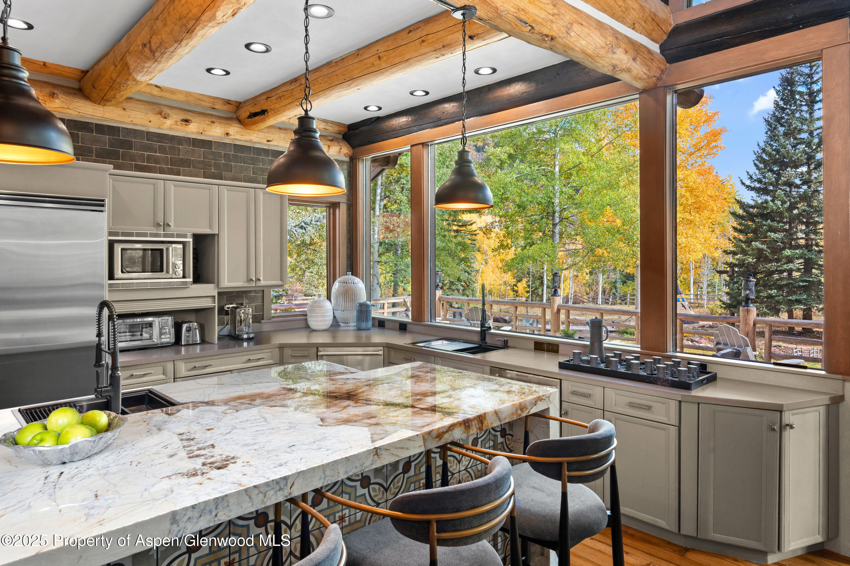 10 Little Highlands Way