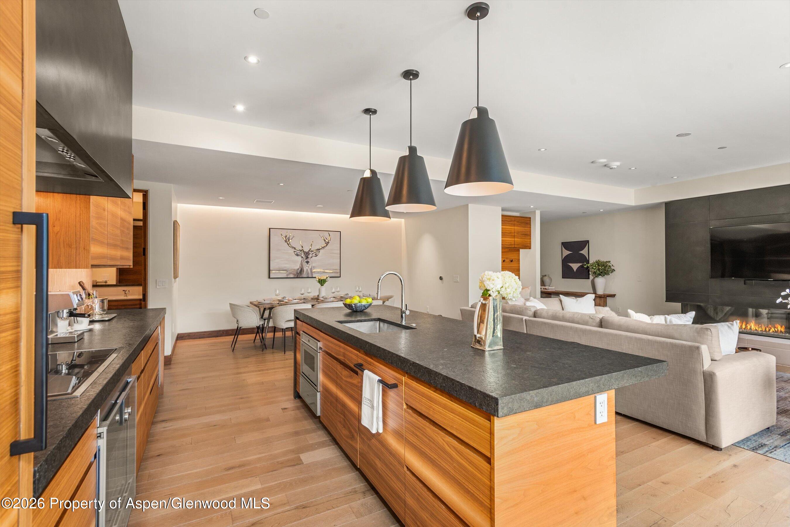 77 Wood Road 404 East