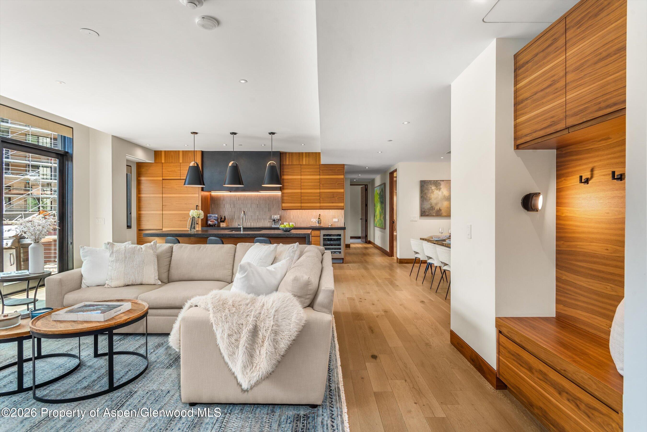 77 Wood Road 404 East