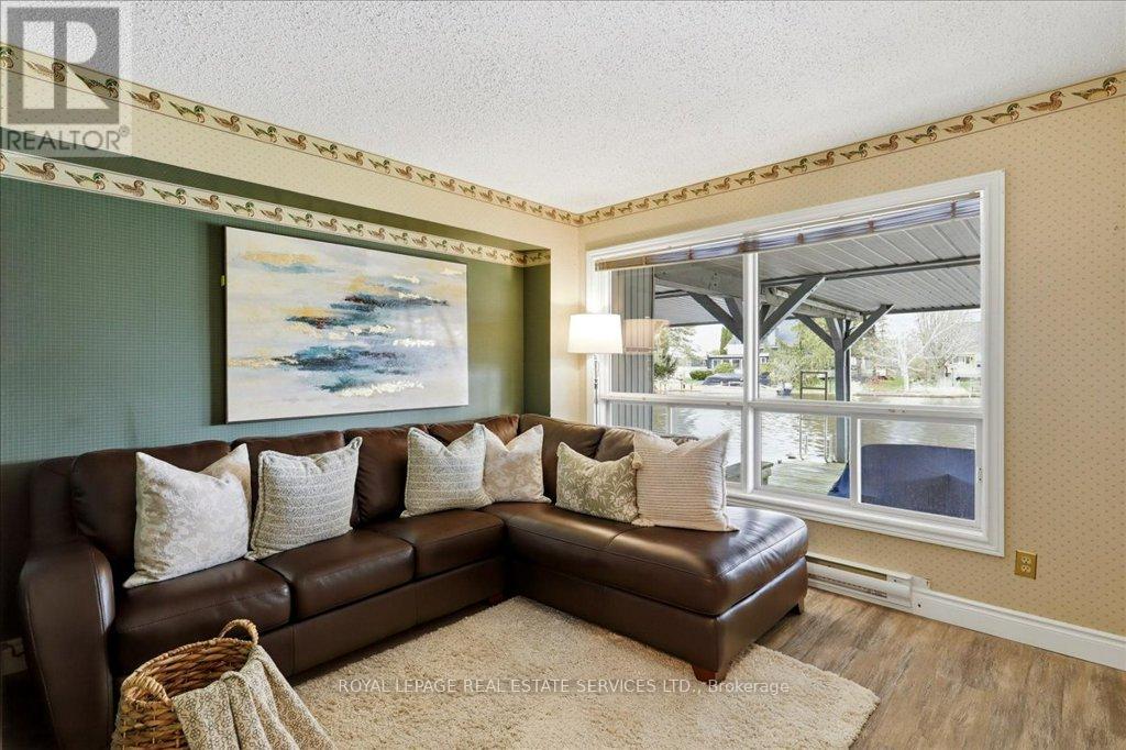 4 - 30 LAGUNA PARKWAY
