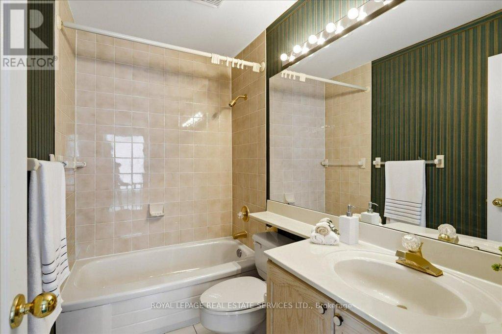 4 - 30 LAGUNA PARKWAY