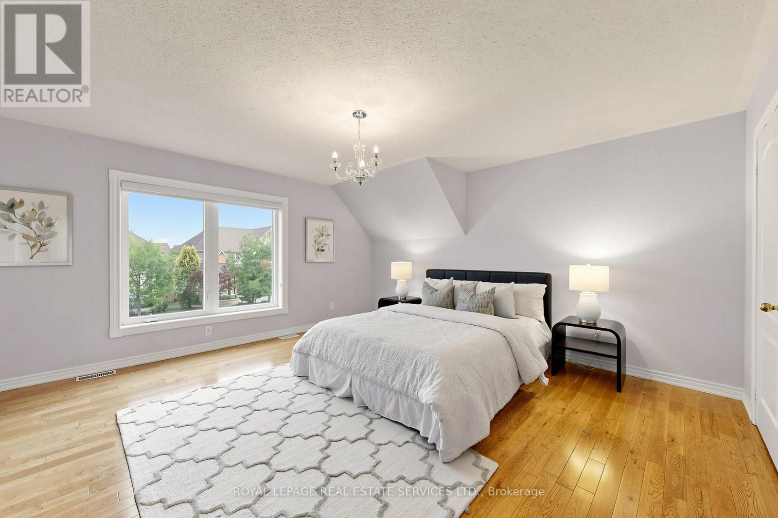 2353 WOODCREST DRIVE