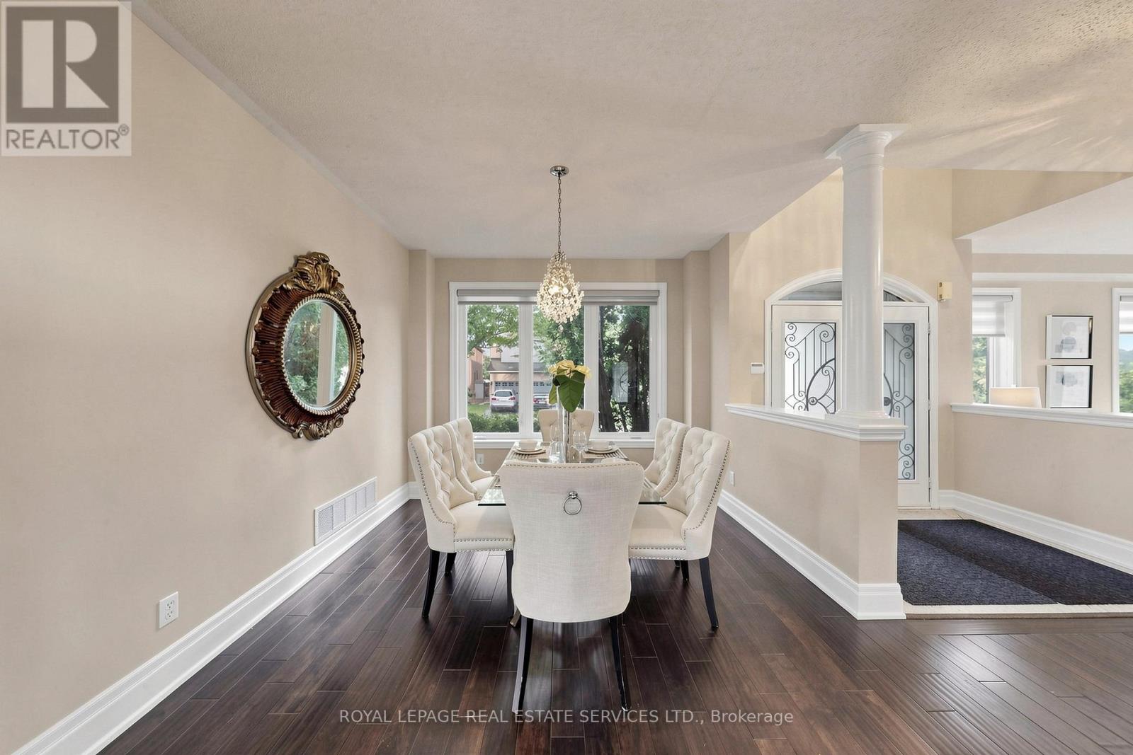 2353 WOODCREST DRIVE