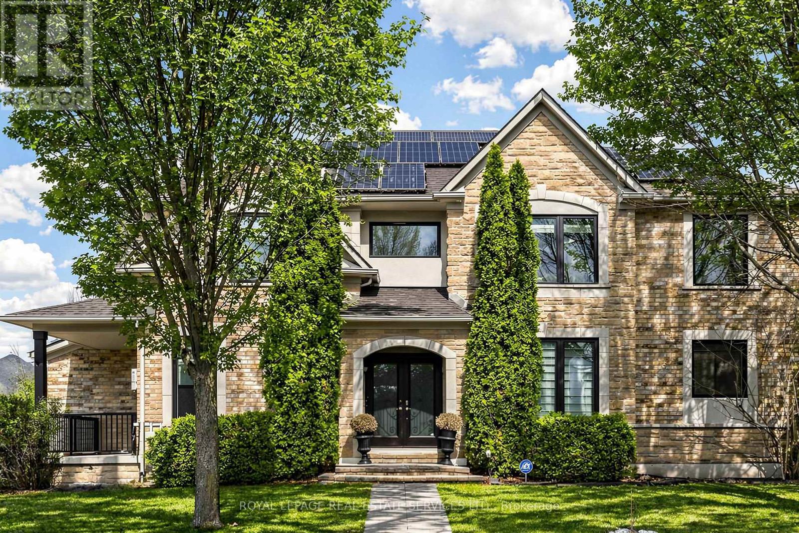 2353 WOODCREST DRIVE