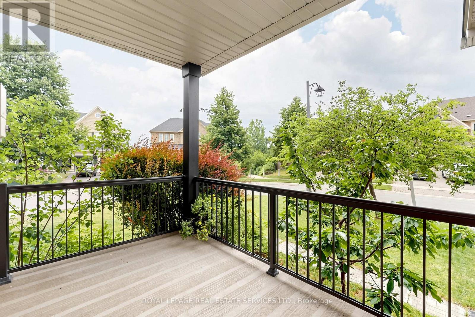 2353 WOODCREST DRIVE