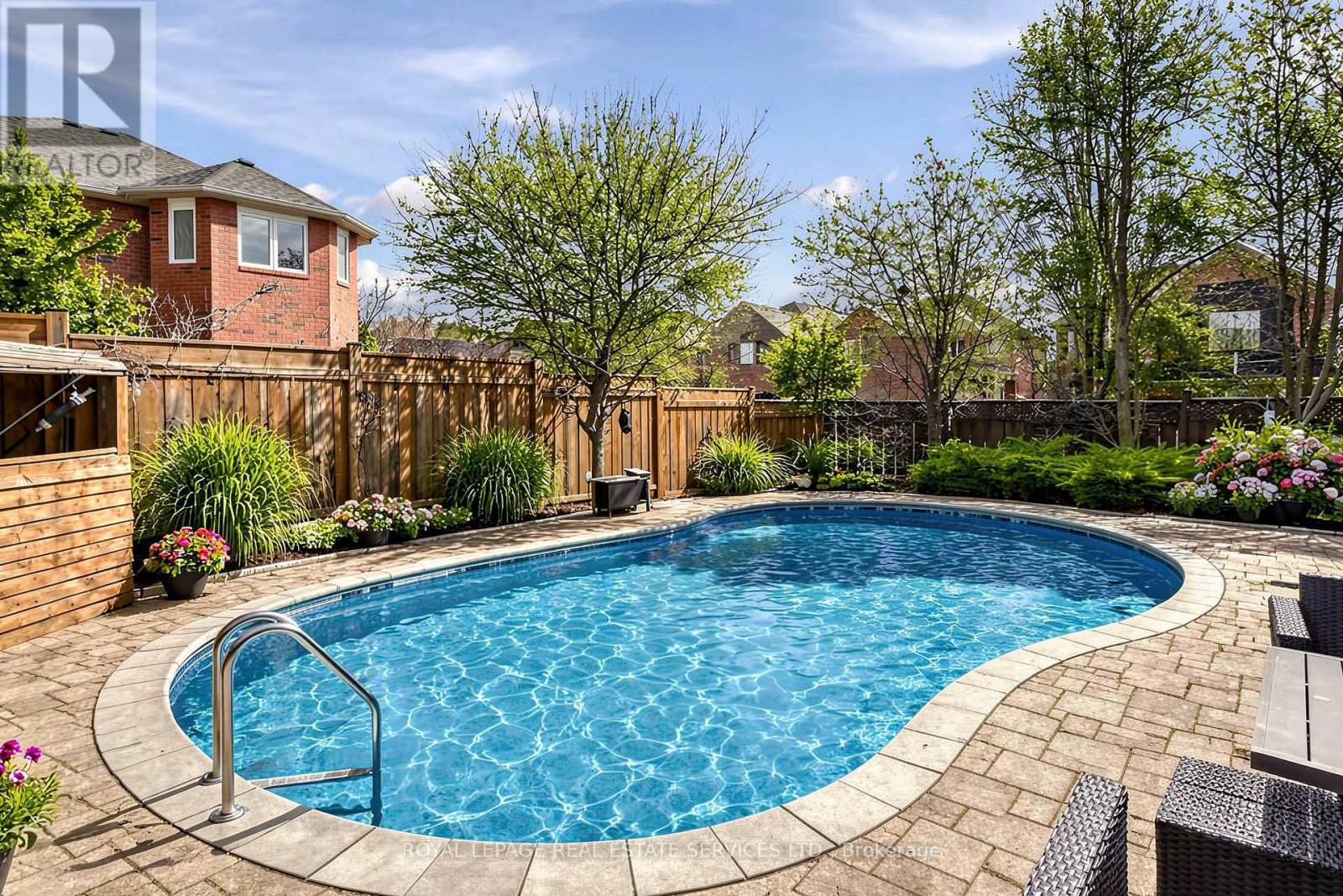 2353 WOODCREST DRIVE