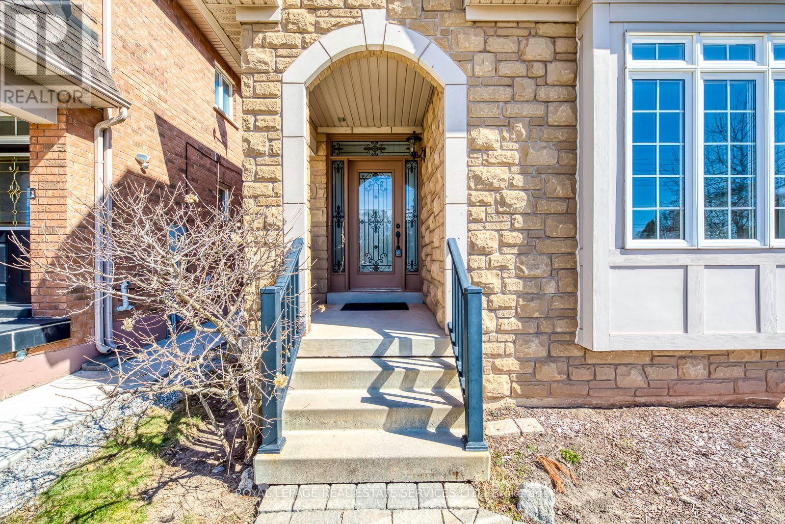 303 BURLOAK DRIVE