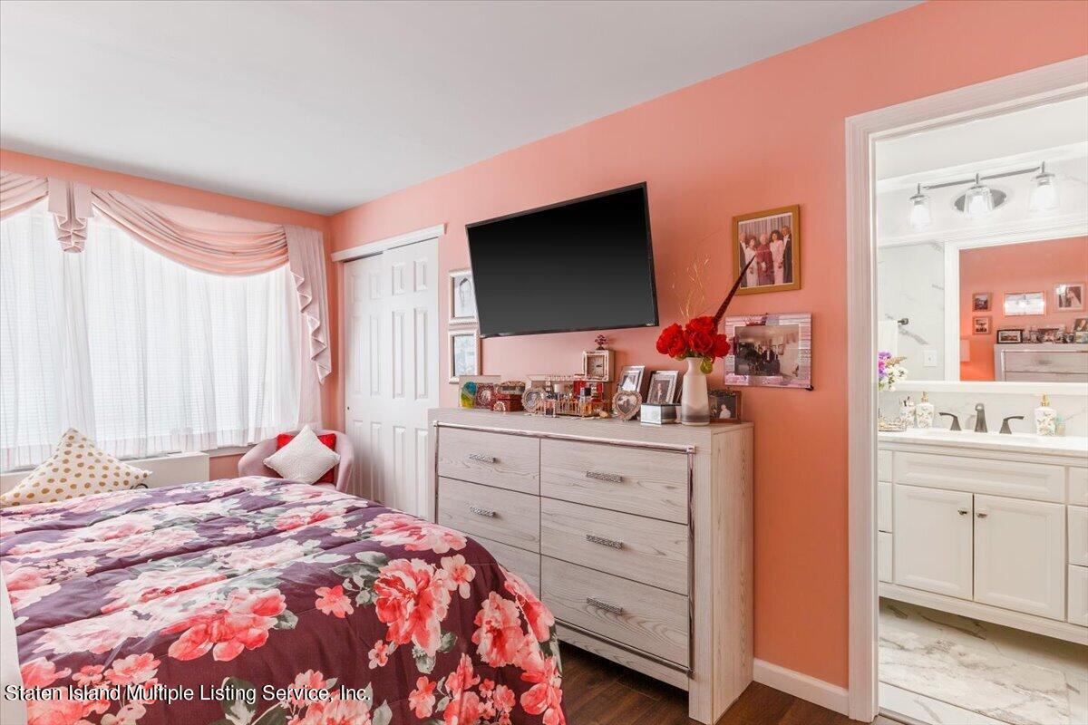 95 Essex Drive, 4e