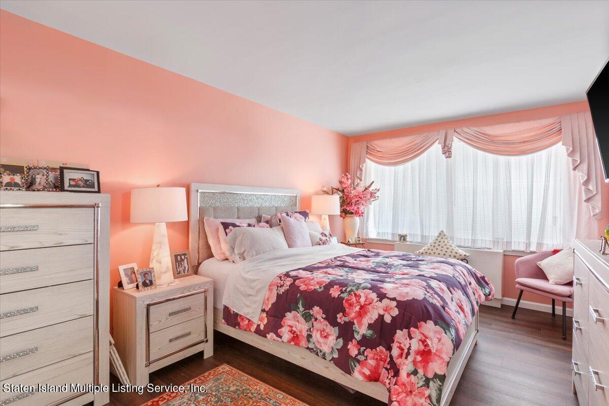 95 Essex Drive, 4e