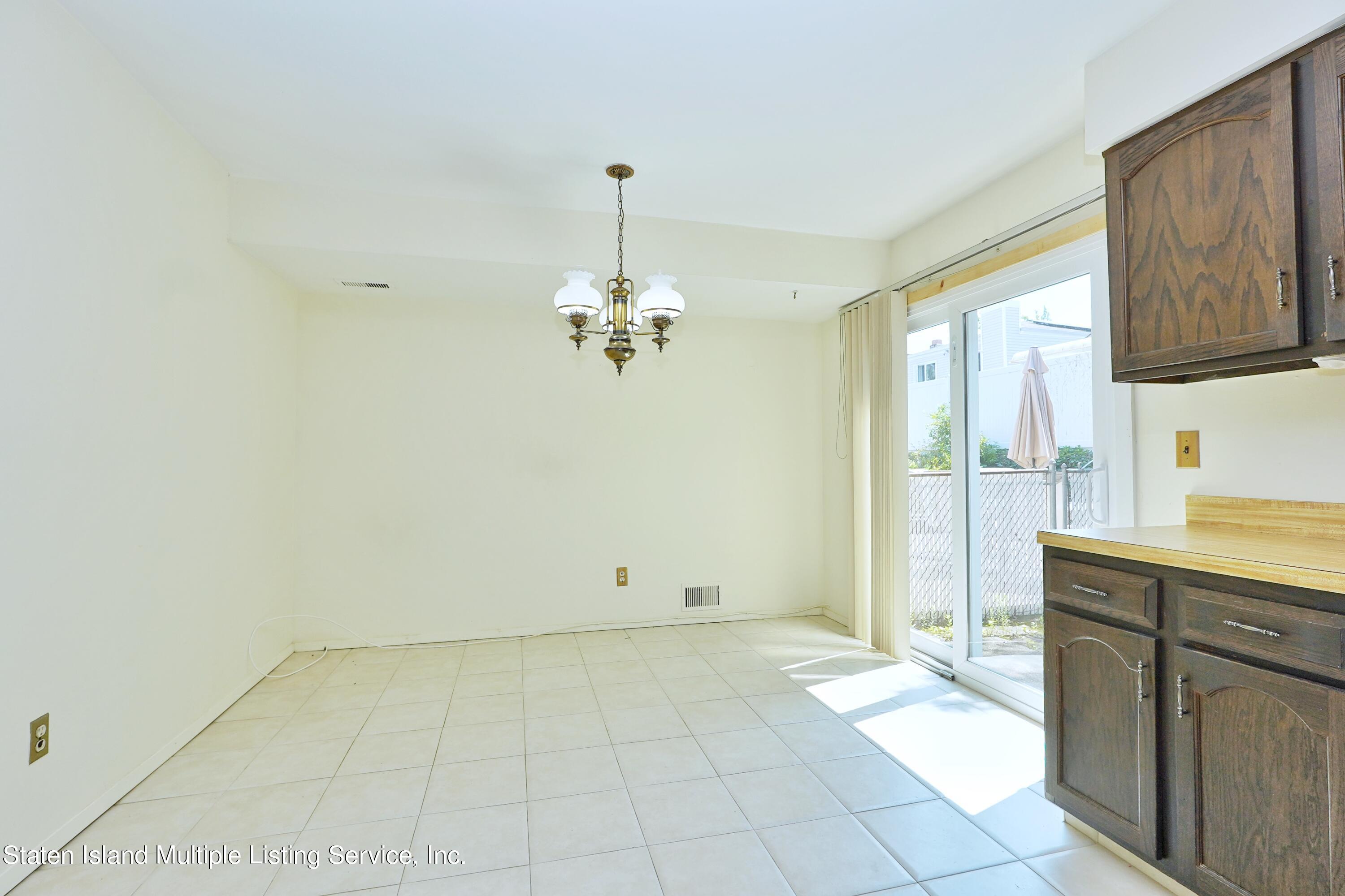 166 Rolling Hill Green