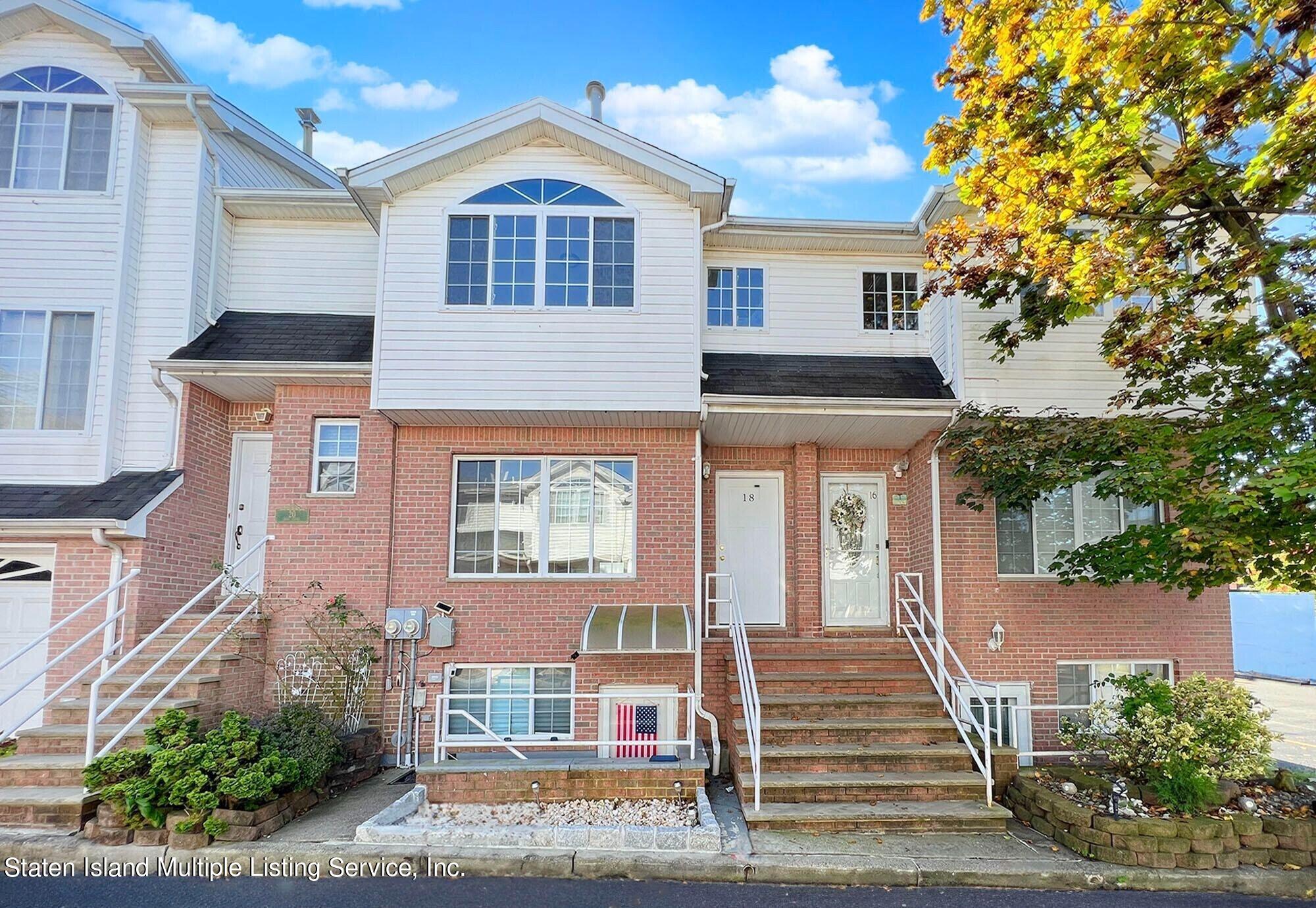 18 Iris Court, 1