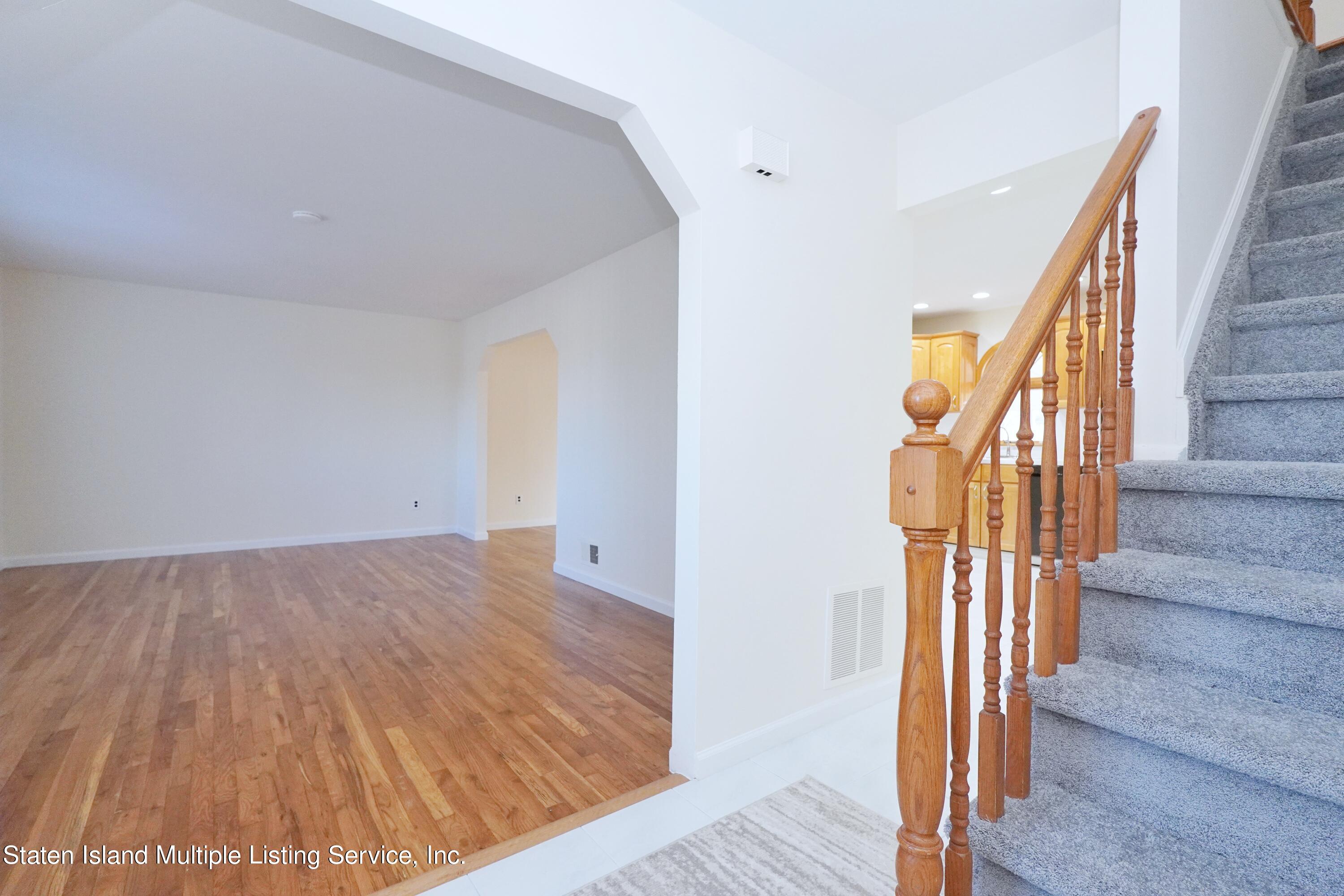 86 Melvin Avenue