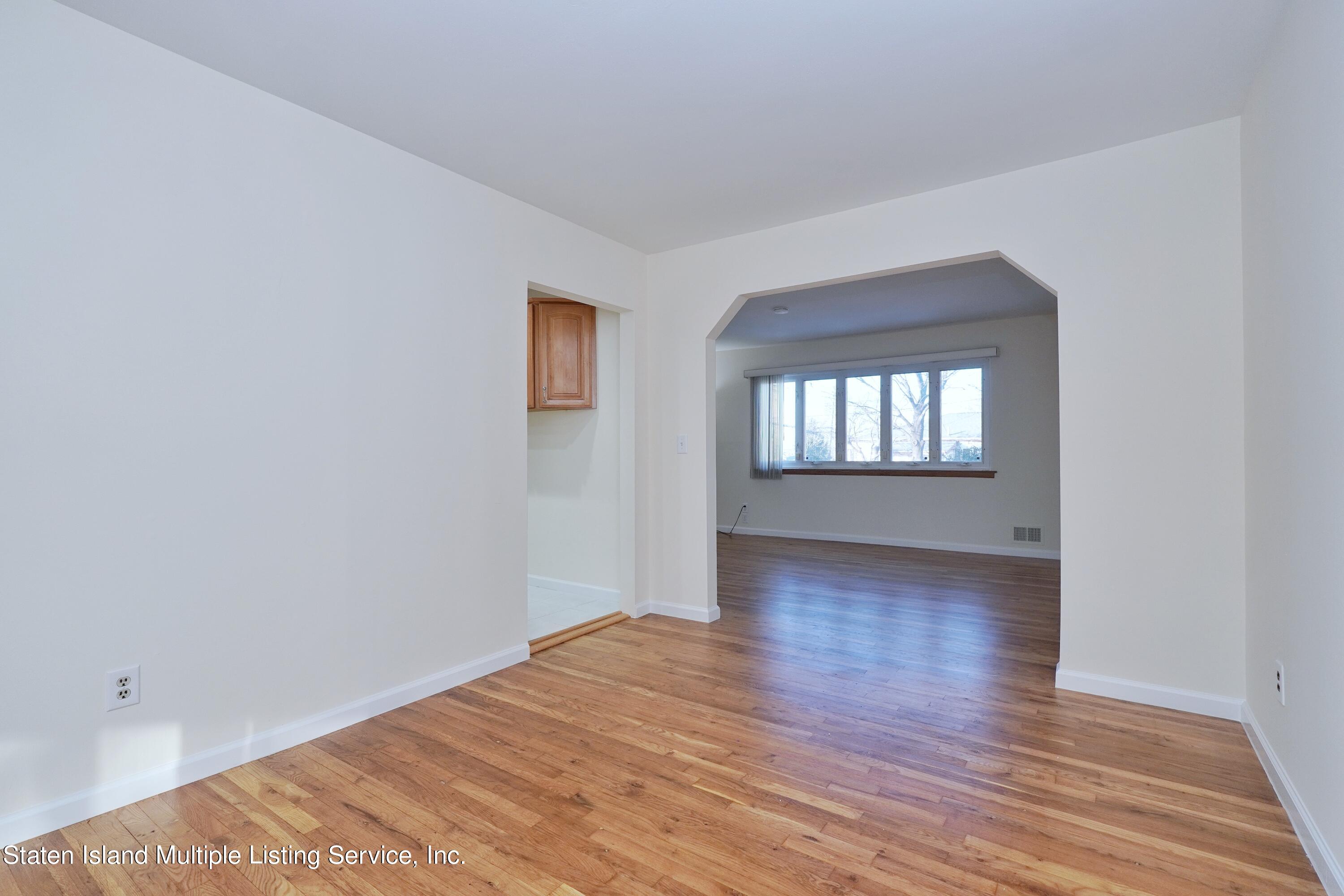 86 Melvin Avenue