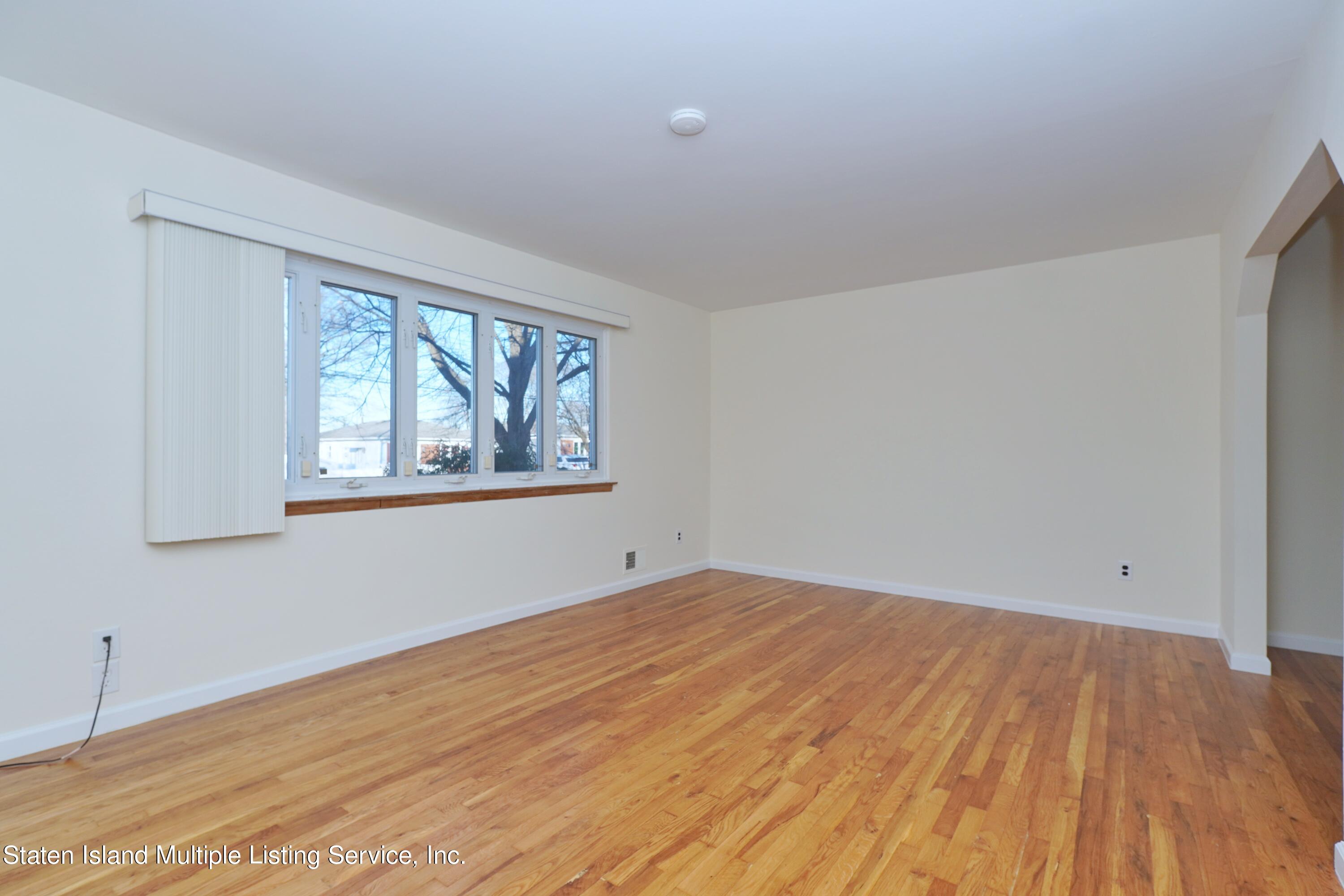 86 Melvin Avenue