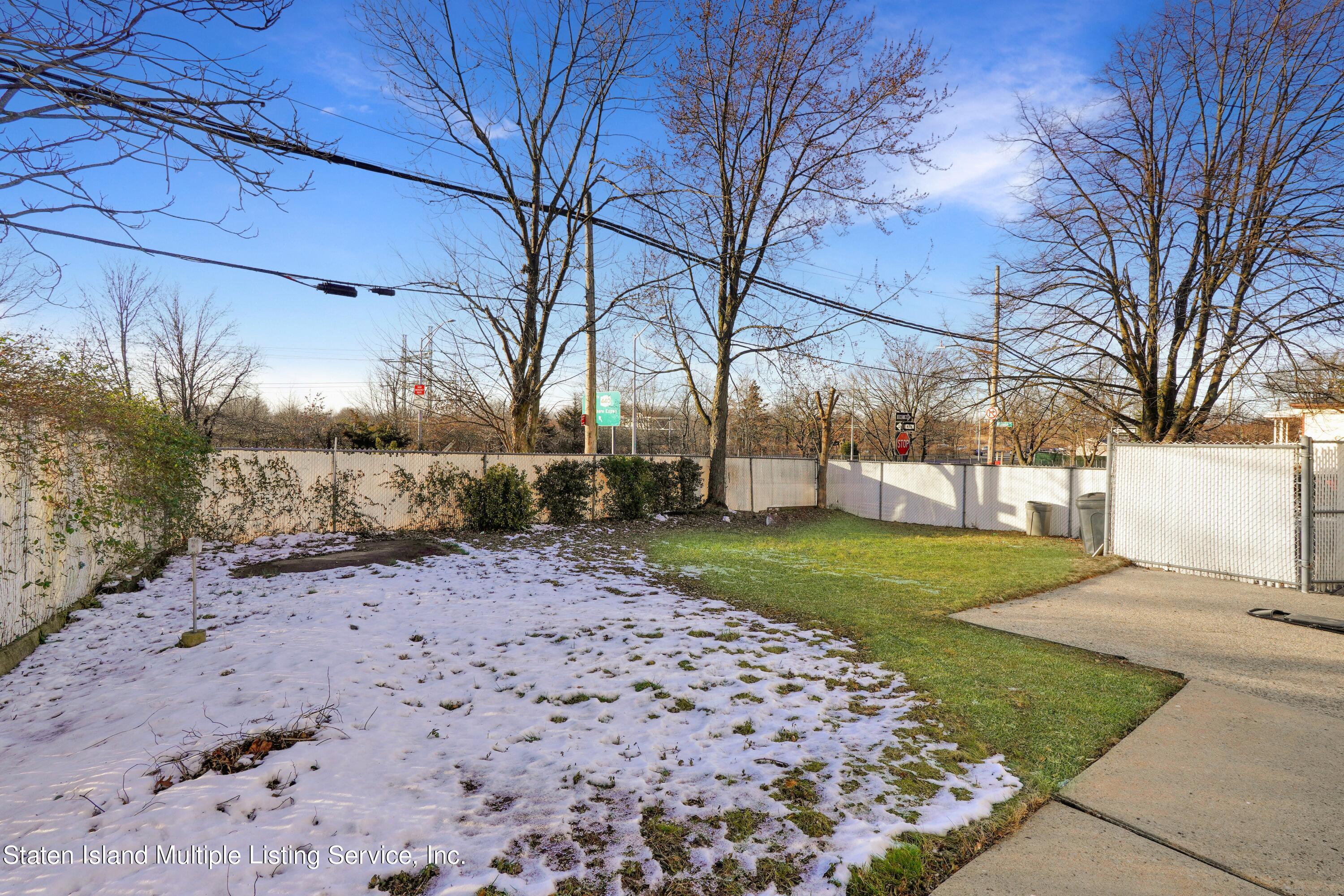 86 Melvin Avenue