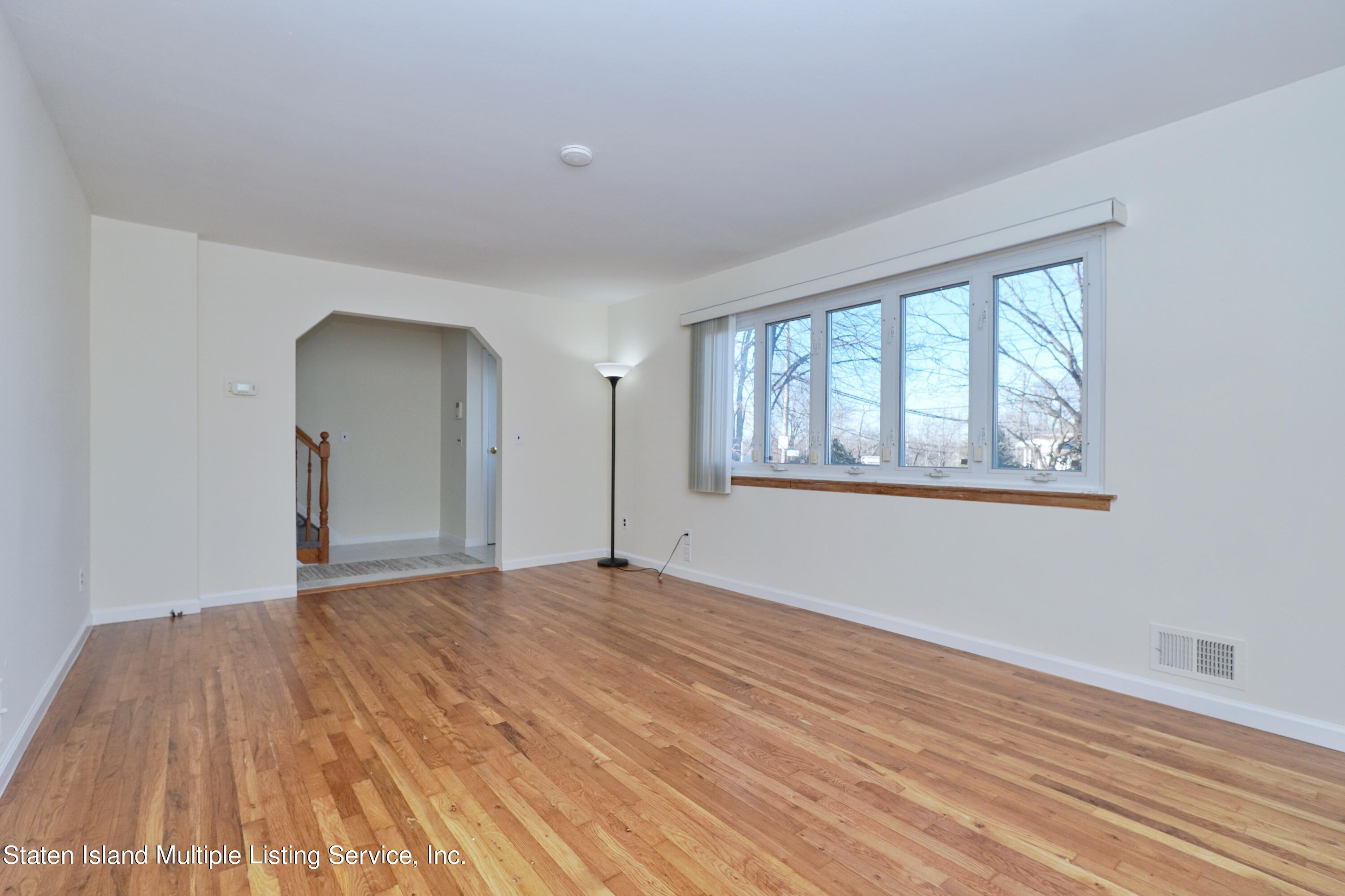 86 Melvin Avenue