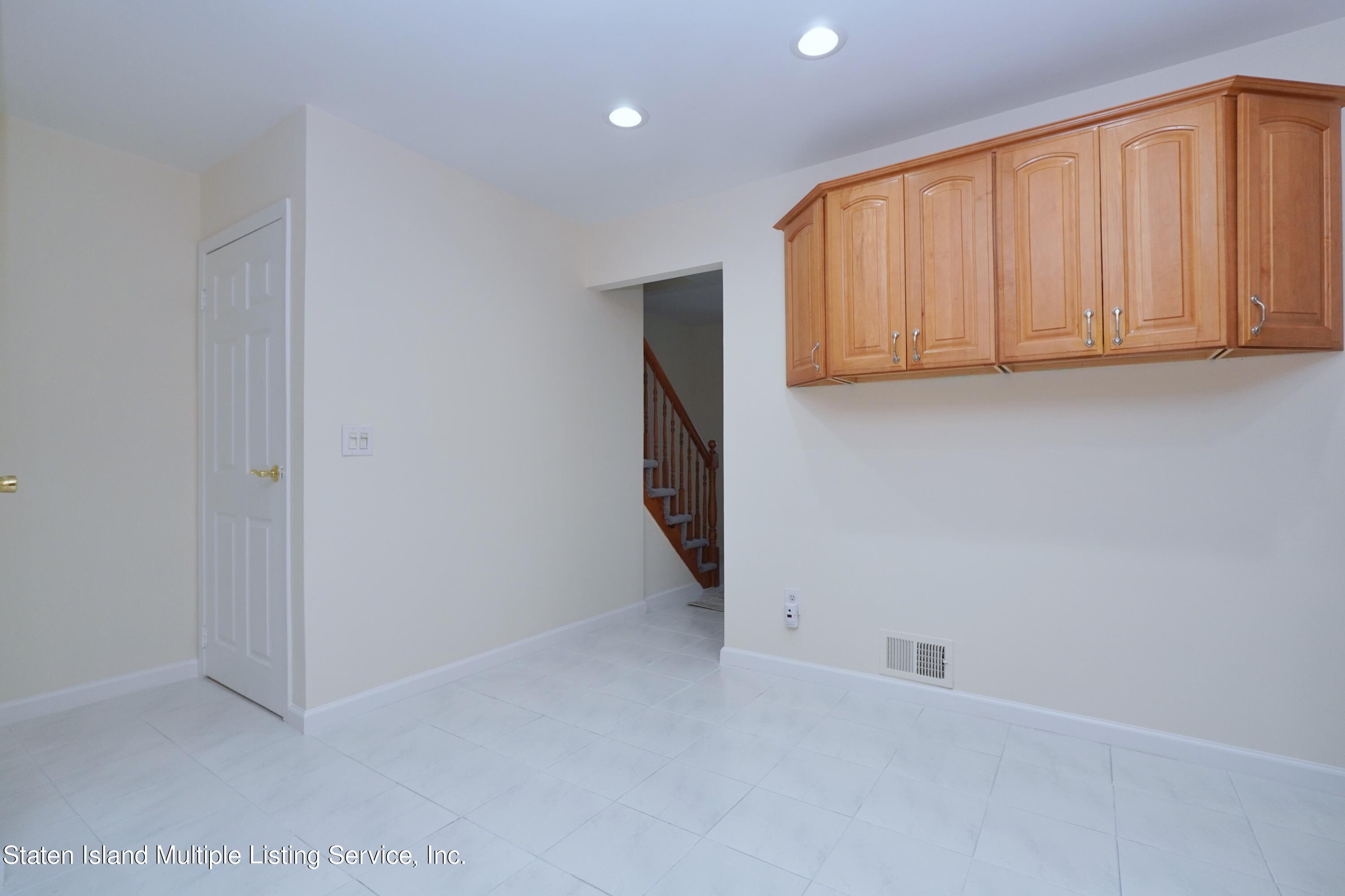 86 Melvin Avenue