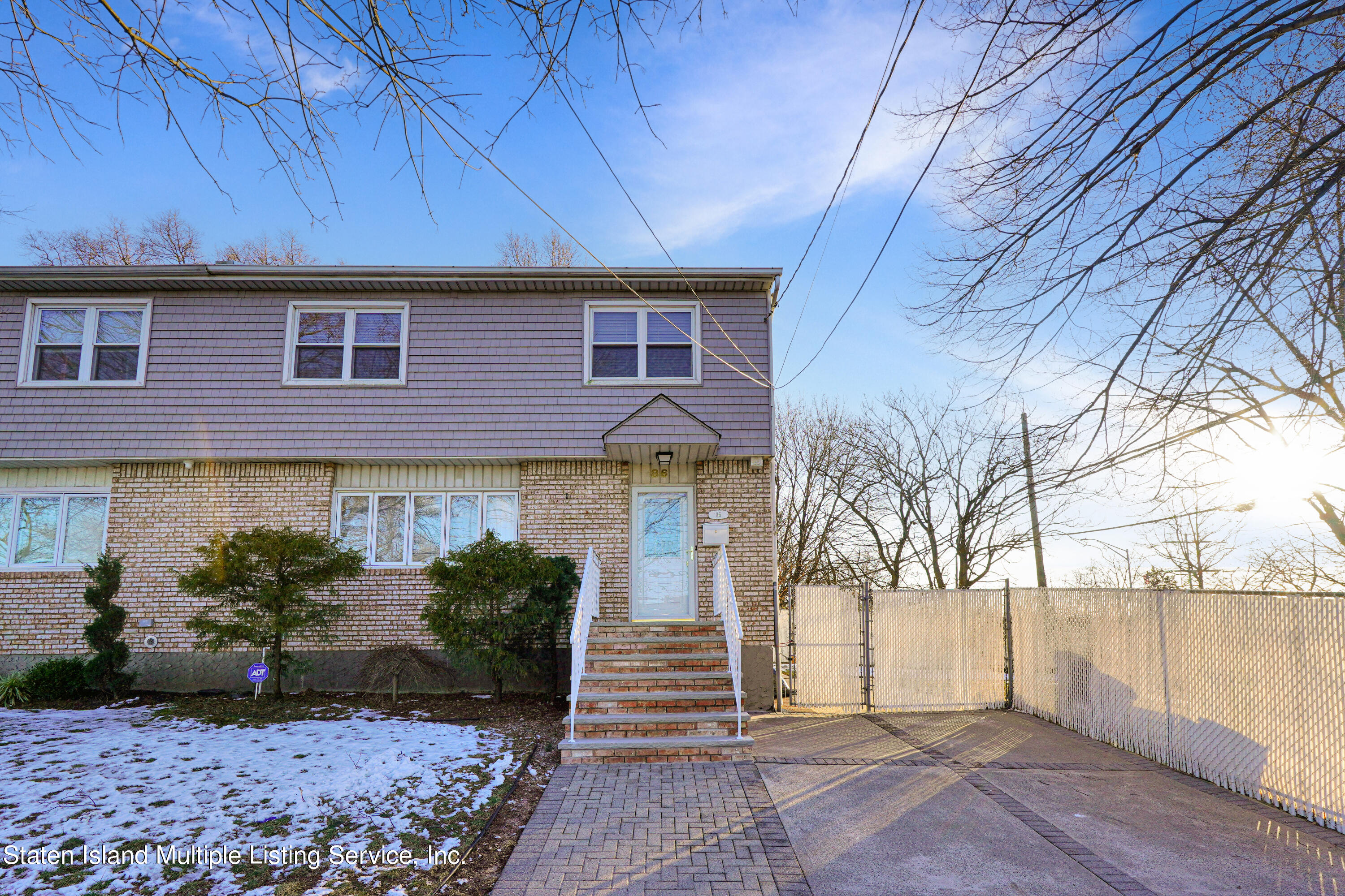 86 Melvin Avenue