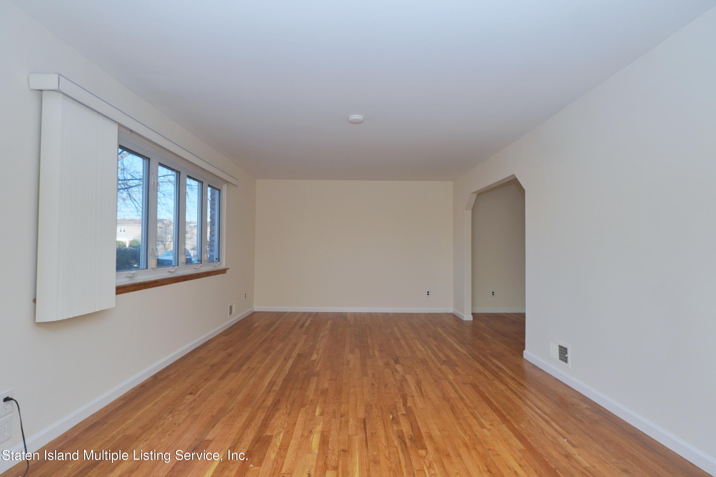 86 Melvin Avenue