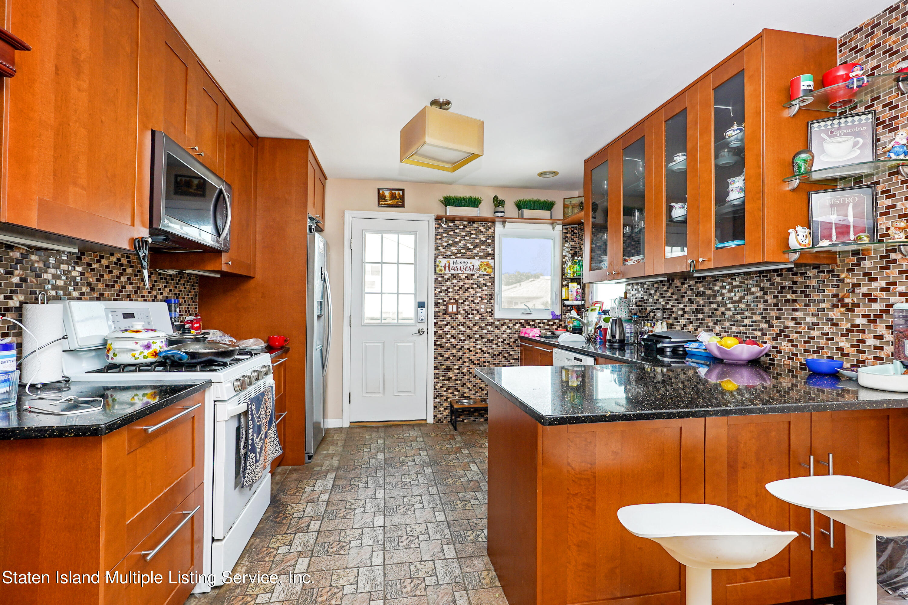 87 Scott Avenue