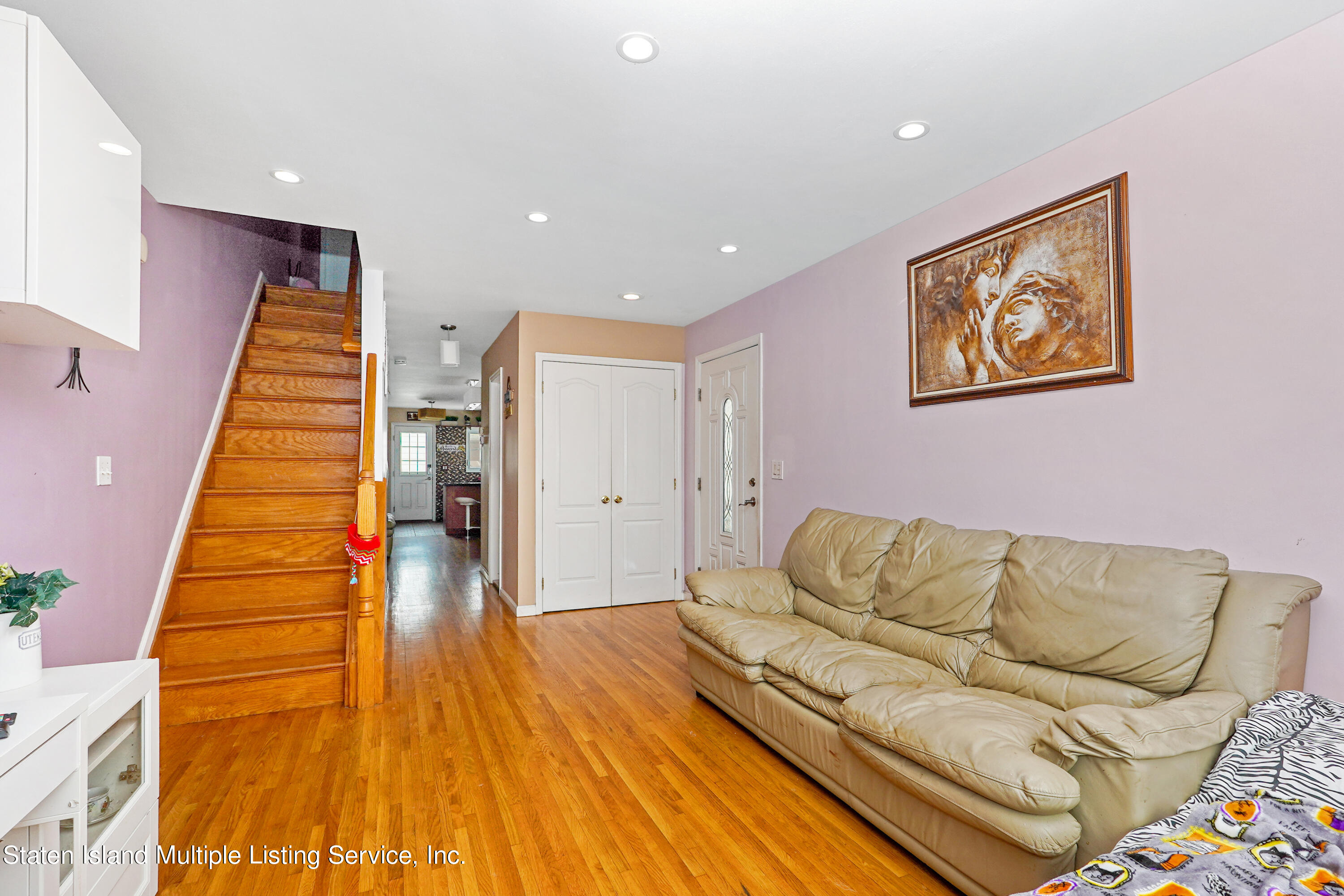 87 Scott Avenue