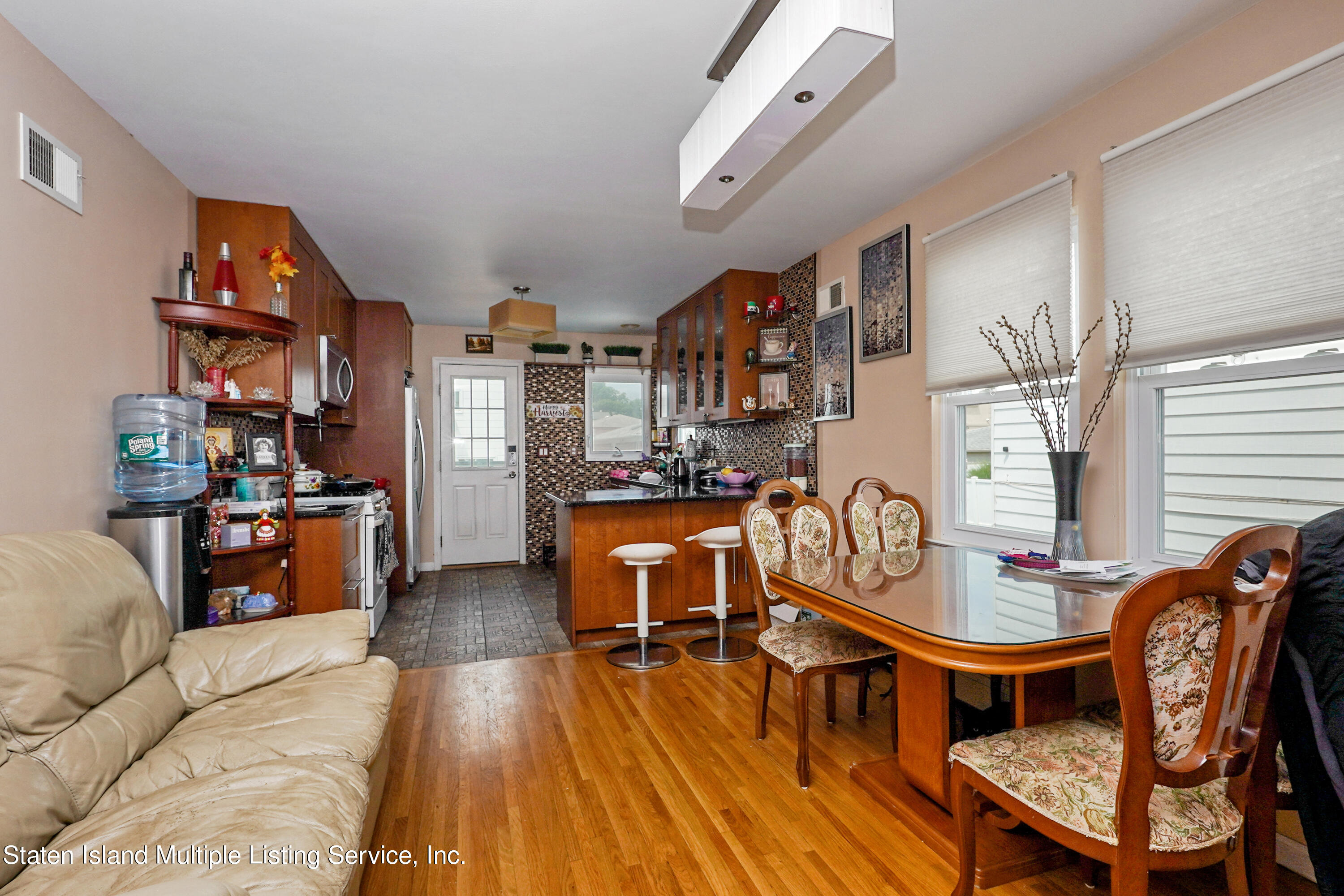 87 Scott Avenue