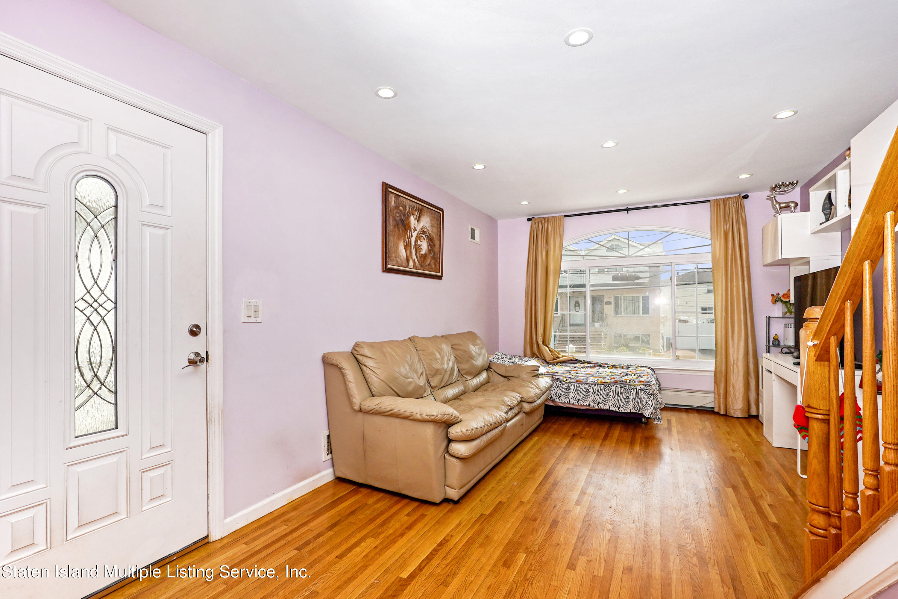 87 Scott Avenue