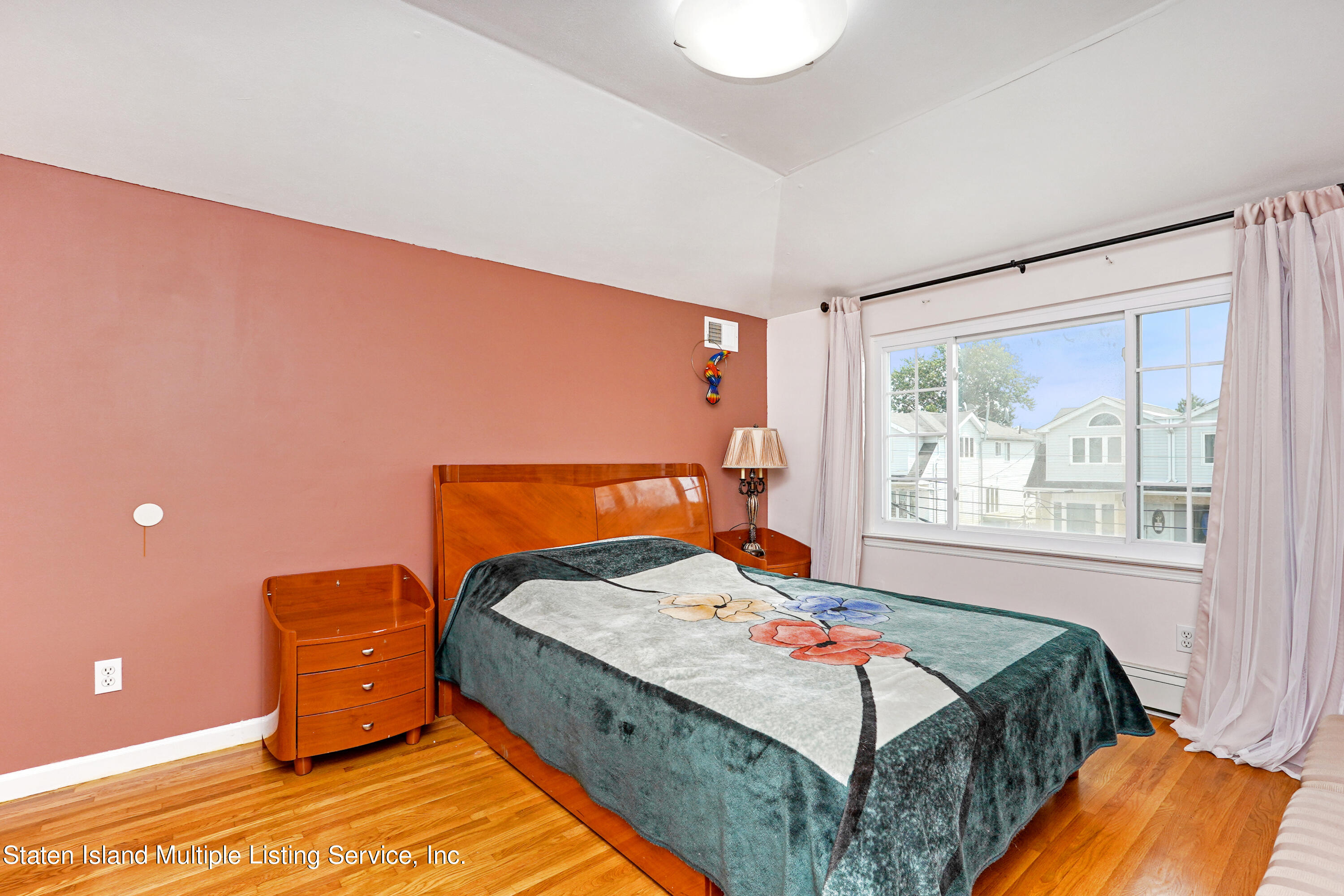 87 Scott Avenue