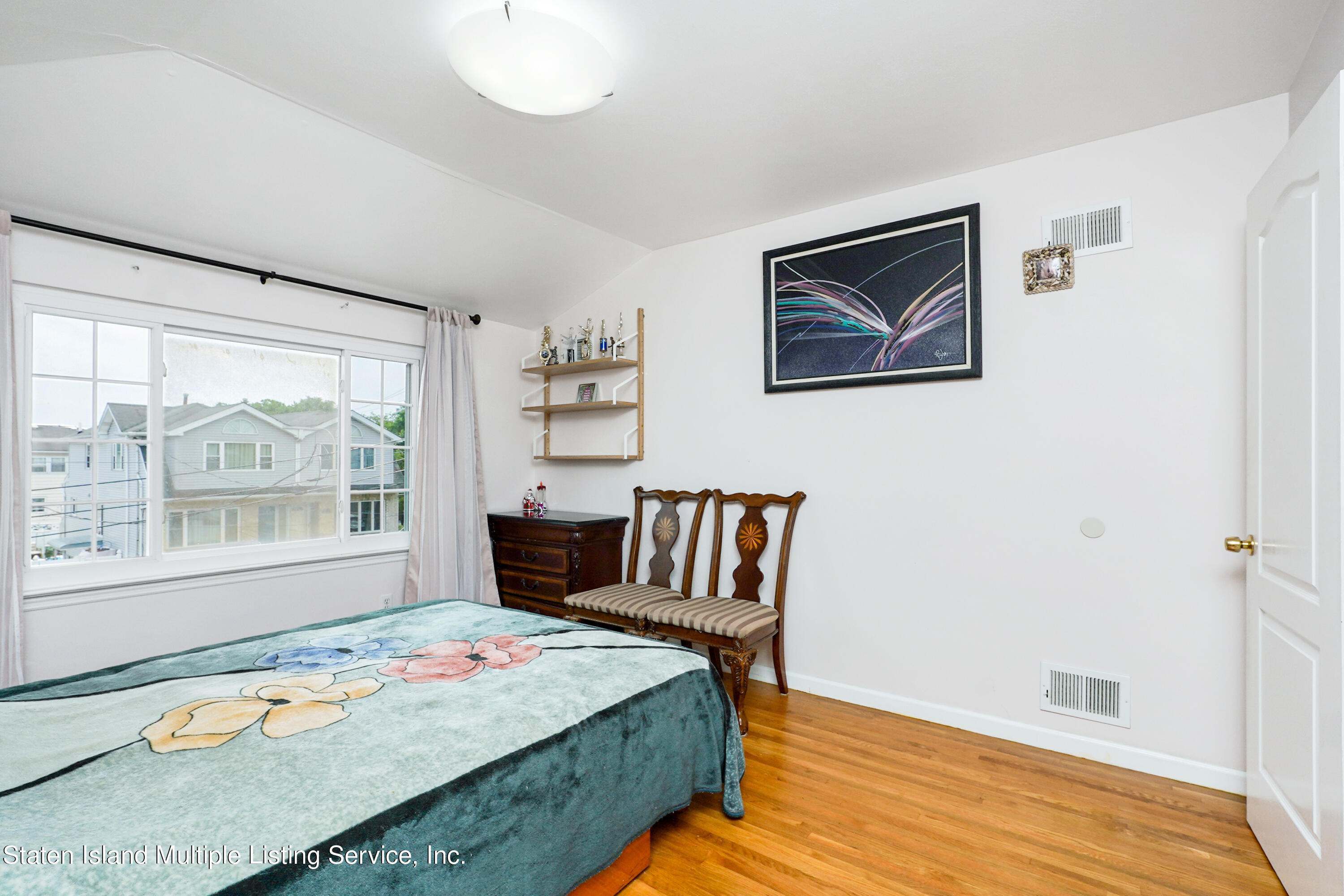 87 Scott Avenue