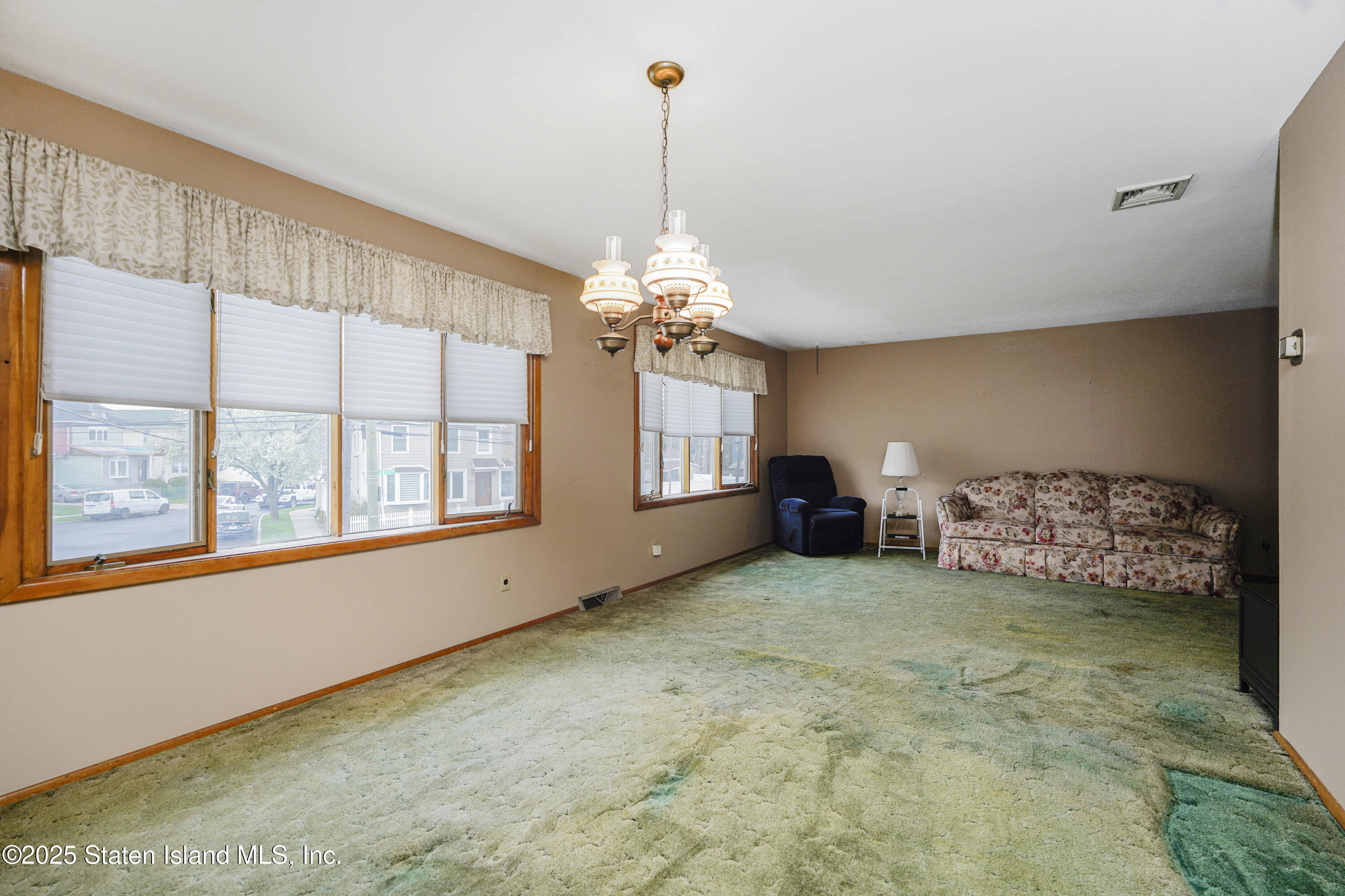 531 Jewett Avenue