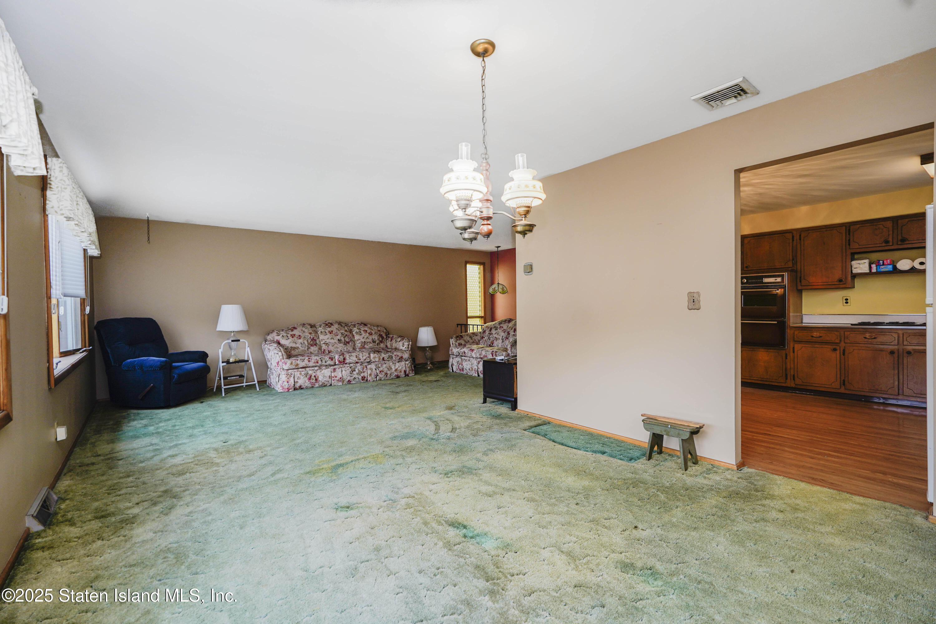 531 Jewett Avenue
