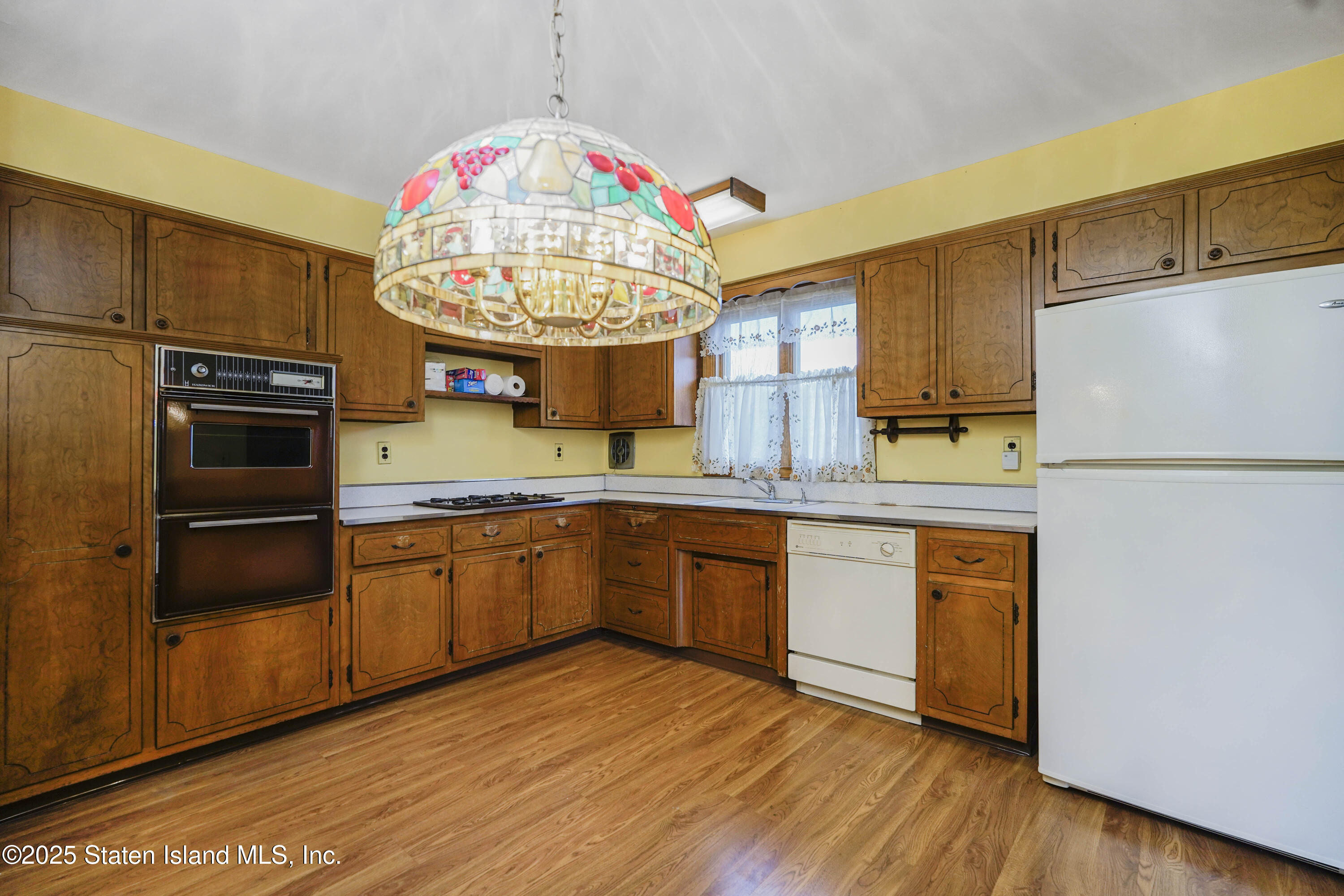 531 Jewett Avenue