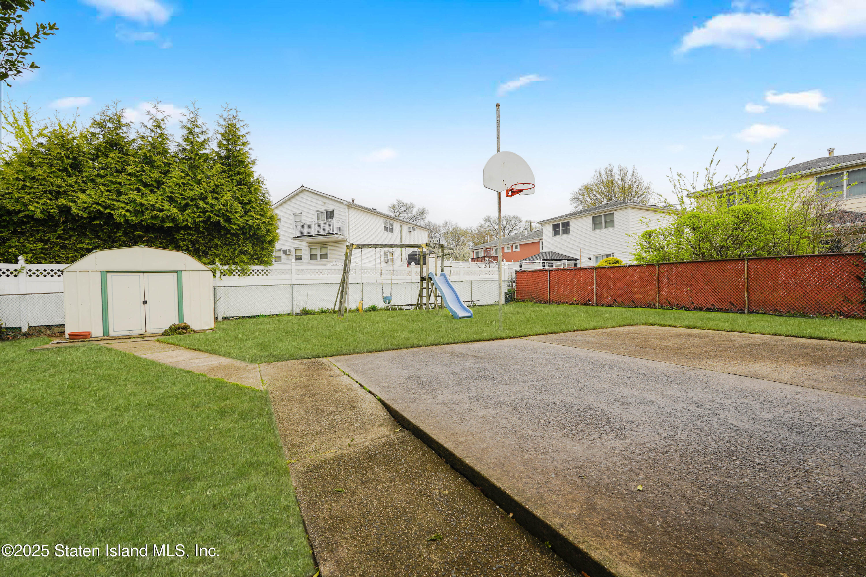 531 Jewett Avenue