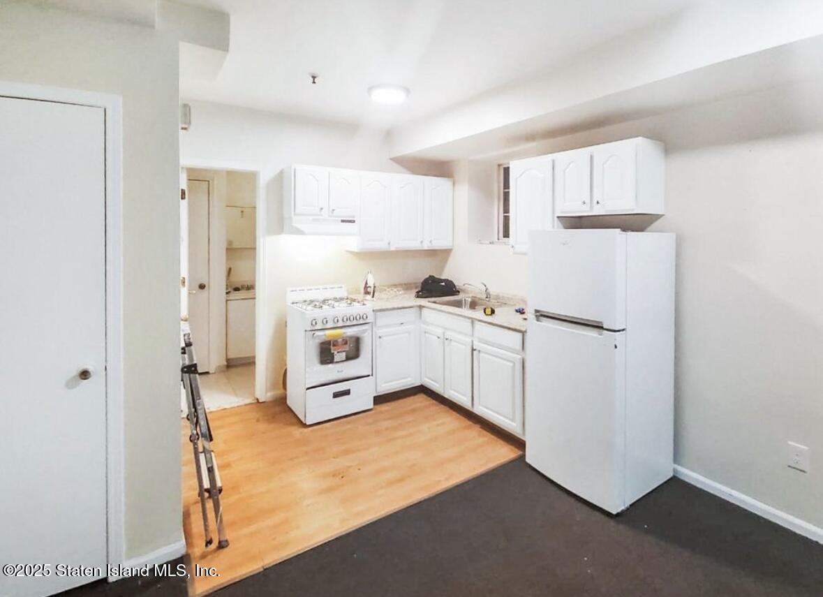 10 Noah Court, 1