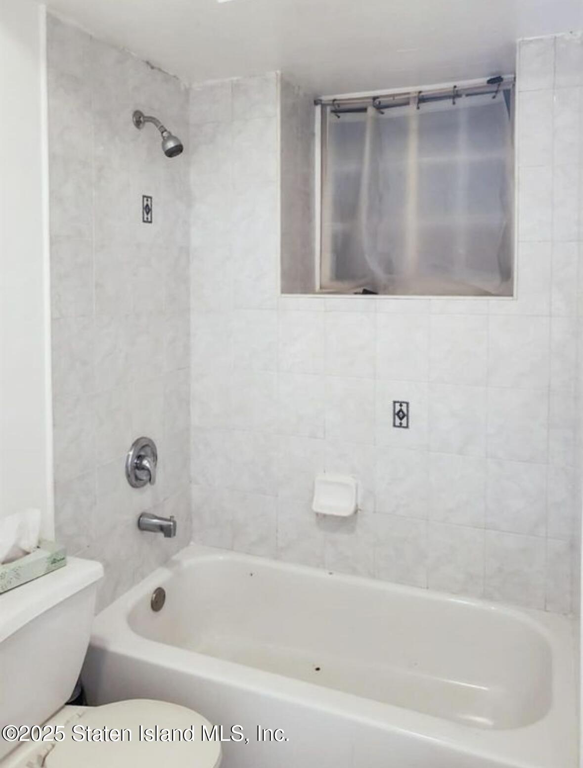 10 Noah Court, 1