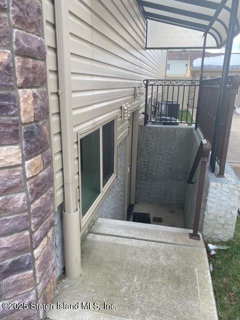 88 Holcomb Avenue