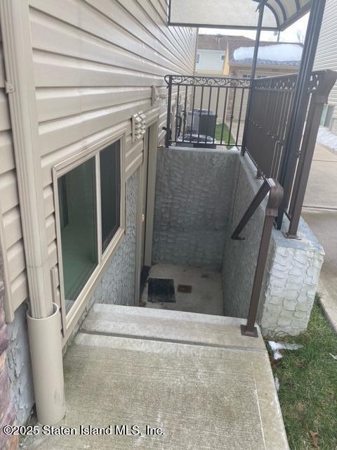 88 Holcomb Avenue