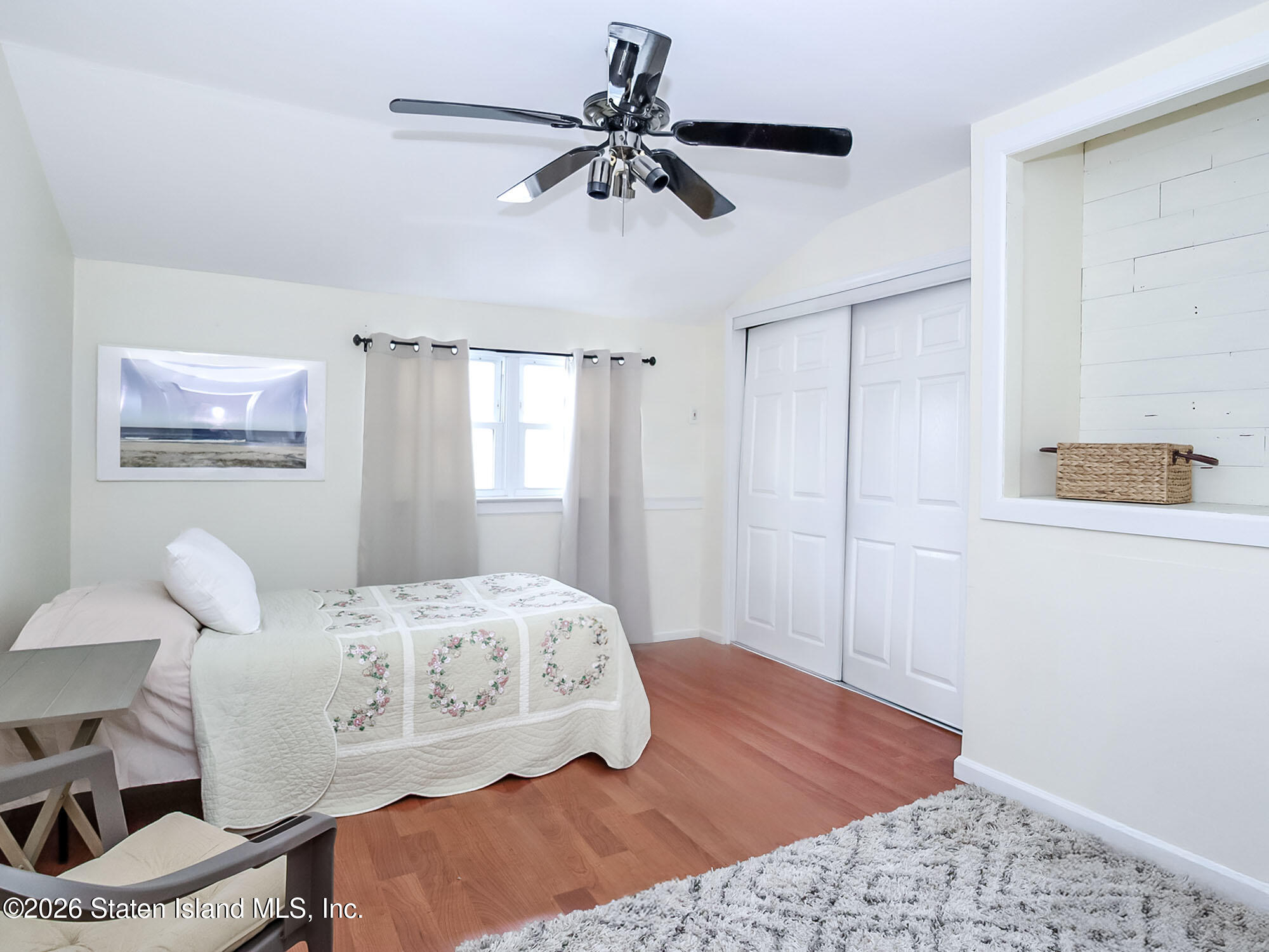 537 Willow Road 1