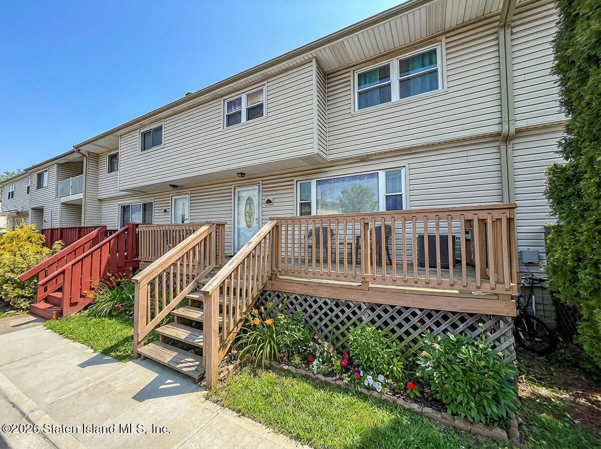 537 Willow Road 1