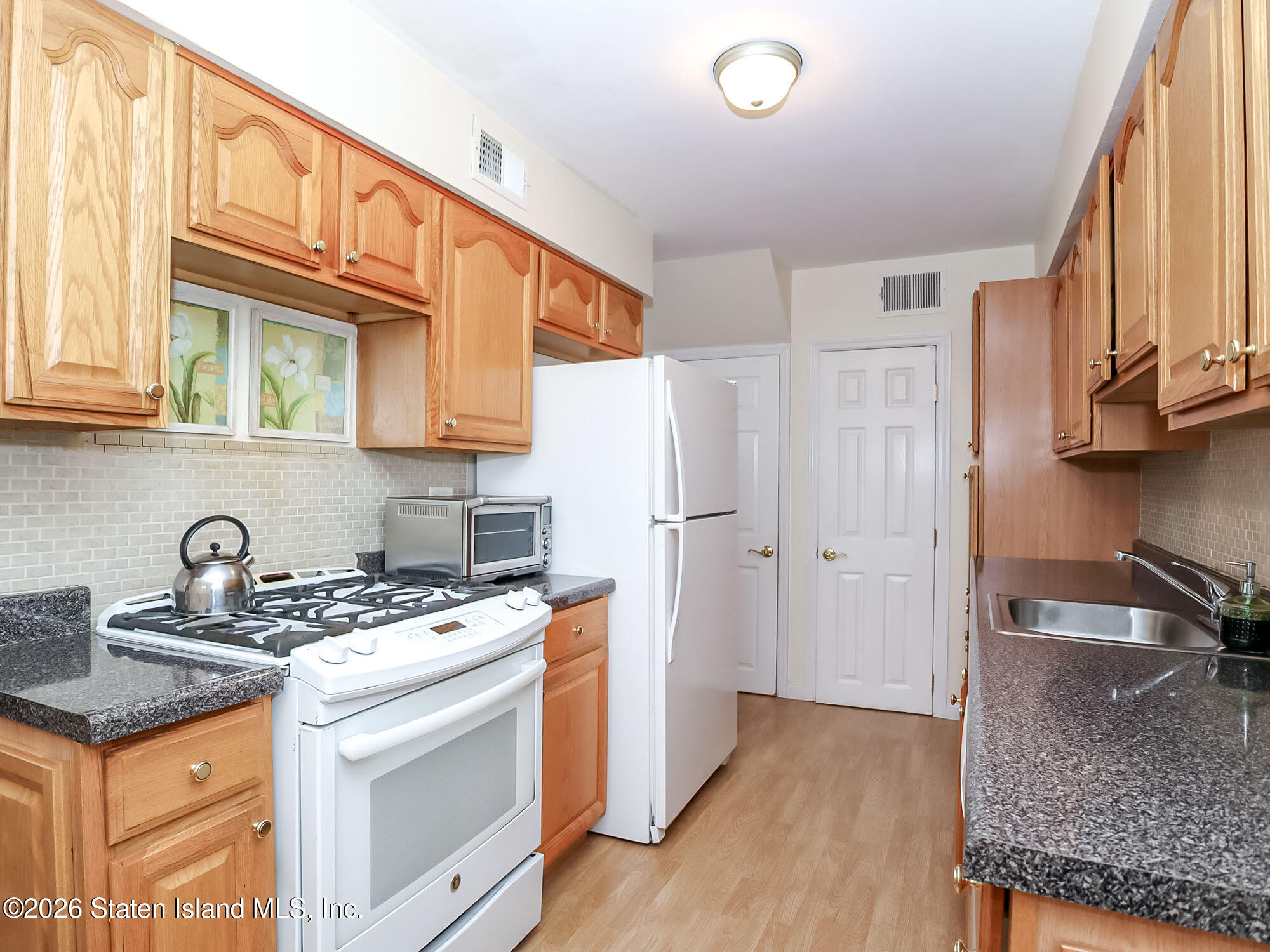 537 Willow Road 1