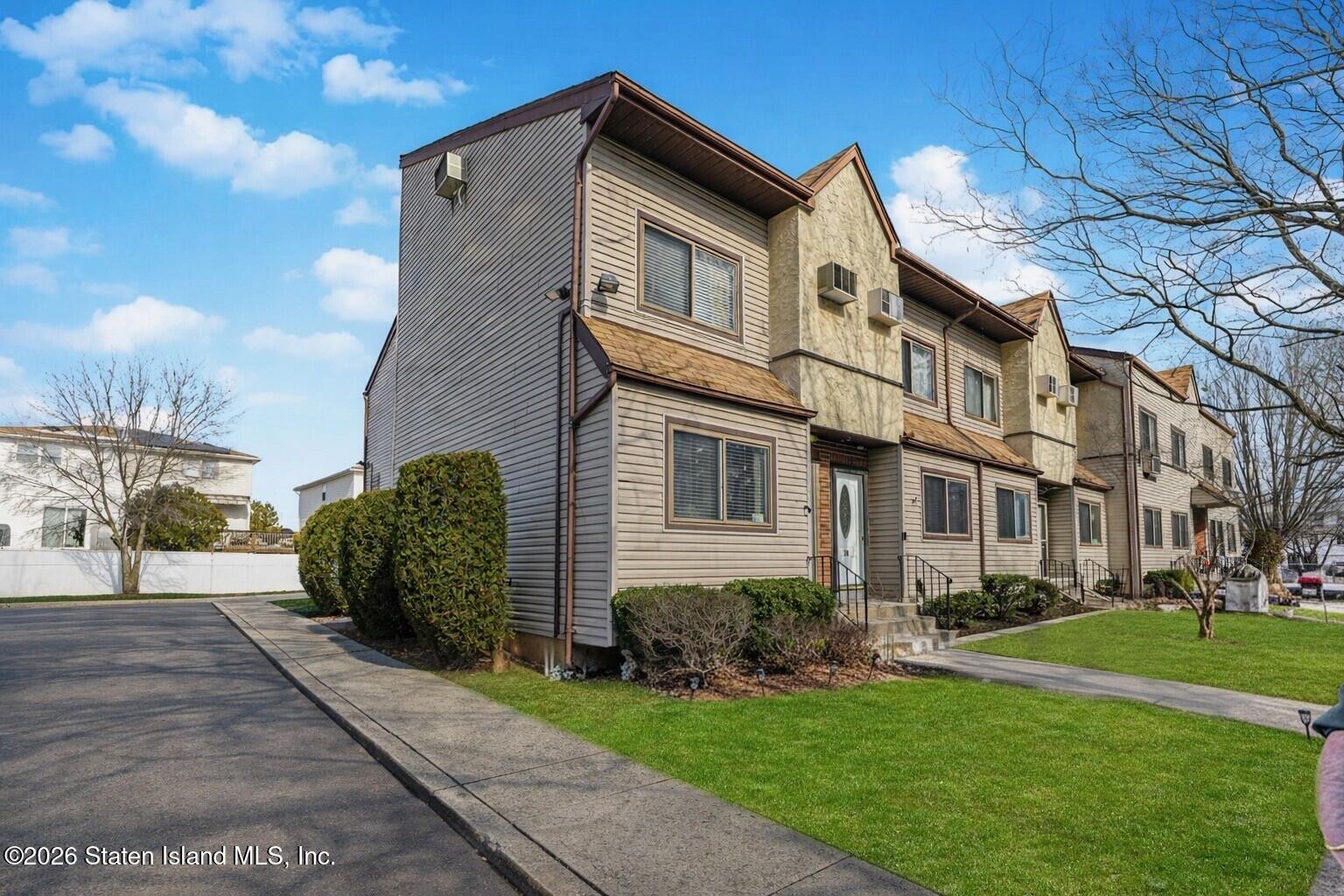 360 Barlow Avenue #40